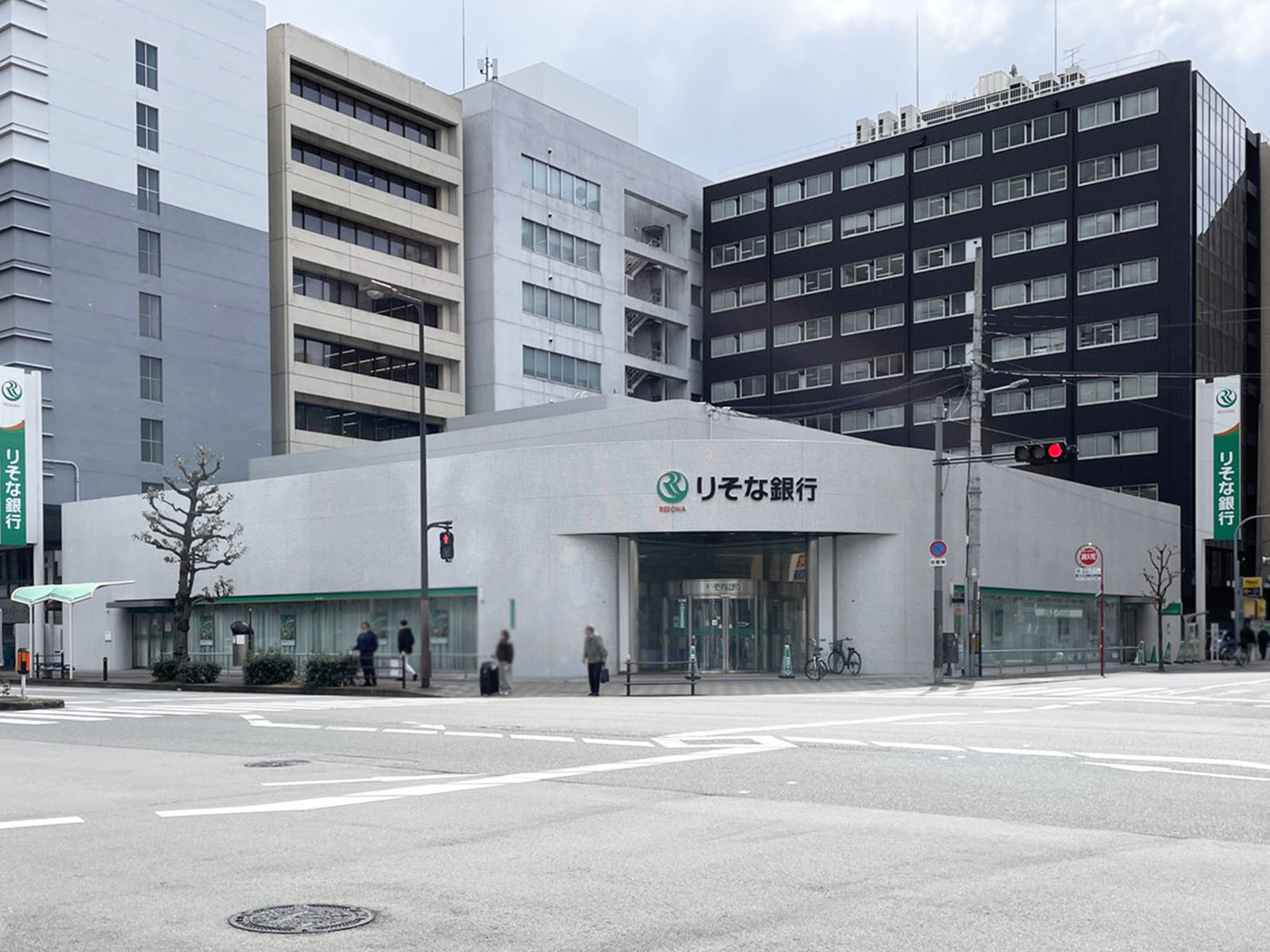 徒歩1分のりそな銀行 新大阪駅前支店