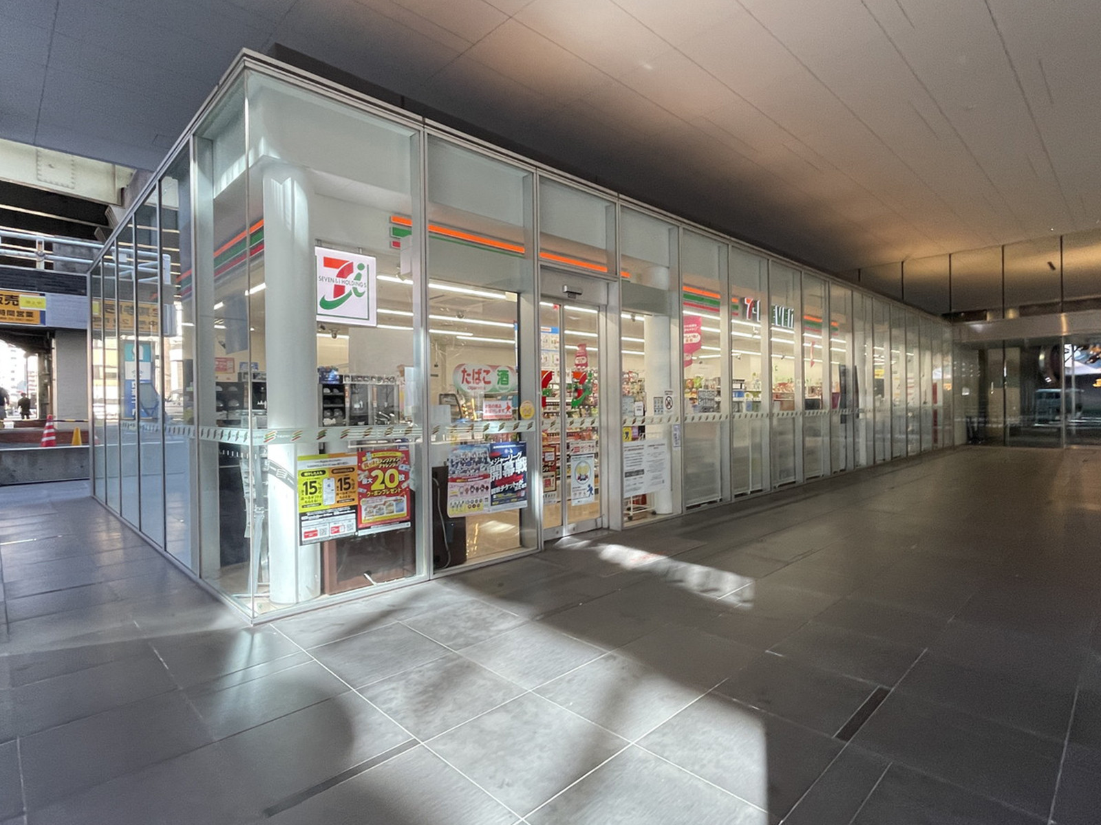 徒歩1分のセブンイレブン 銀座1丁目店