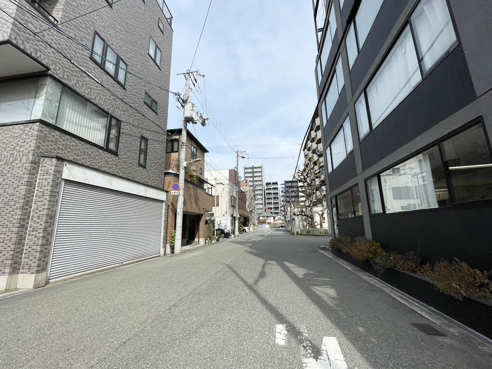 中津4丁目貸事務所前面の通り