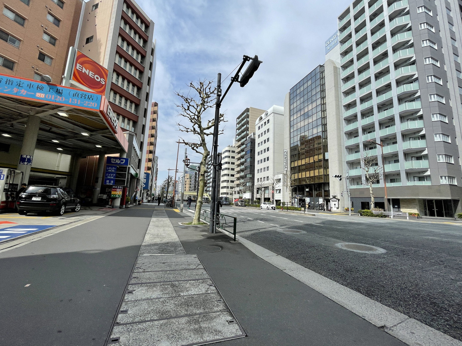 秋葉原ファーストスクエア前面の通り