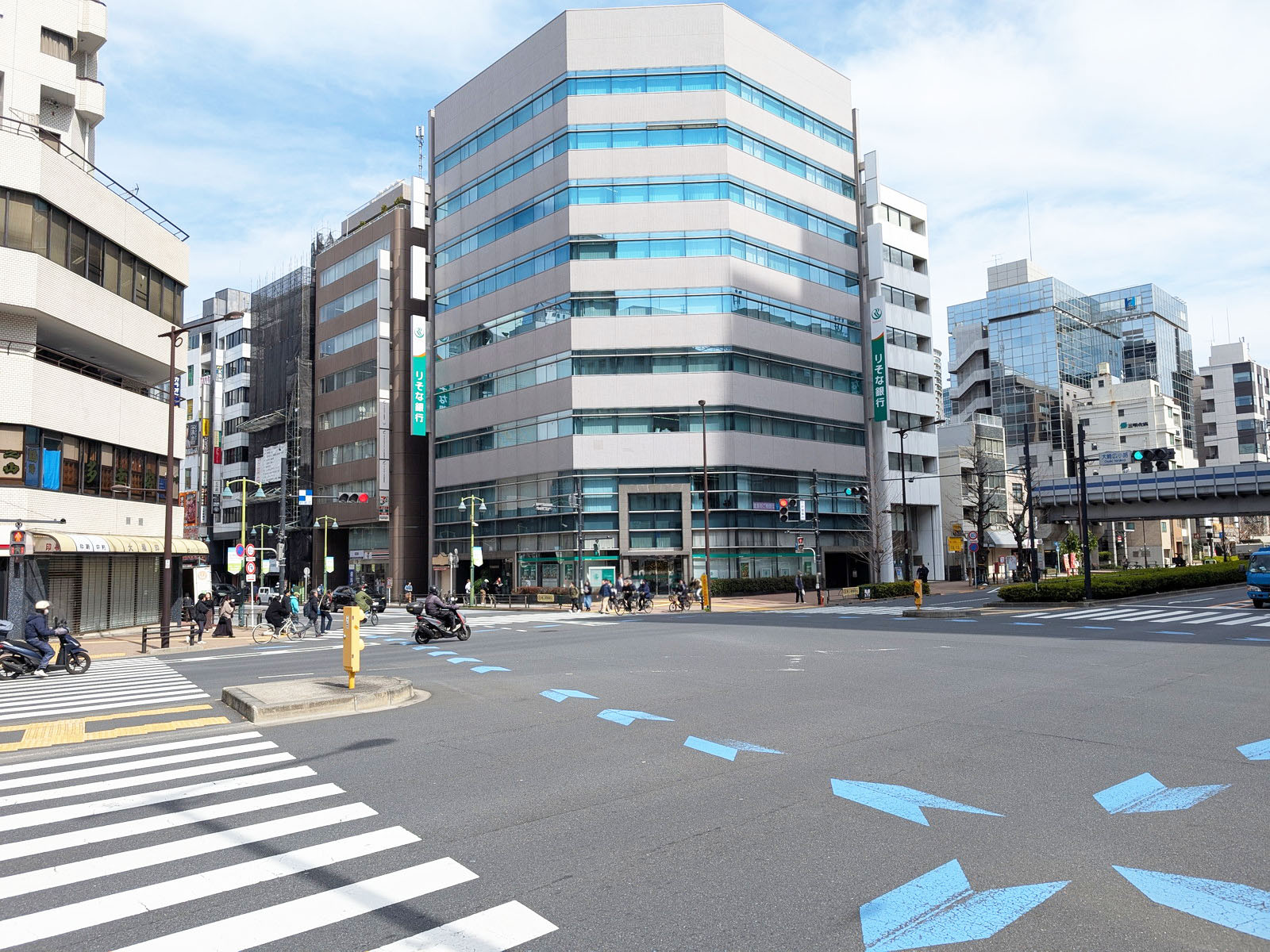 りそな五反田ビル前面のソニー通り