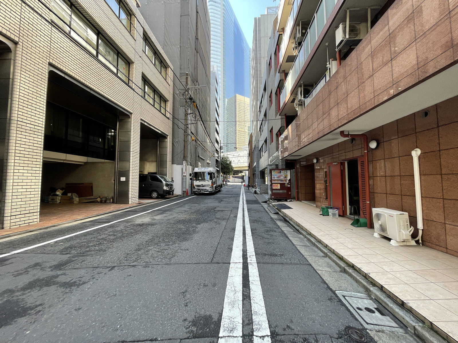 銀座中央ビル前面の通り