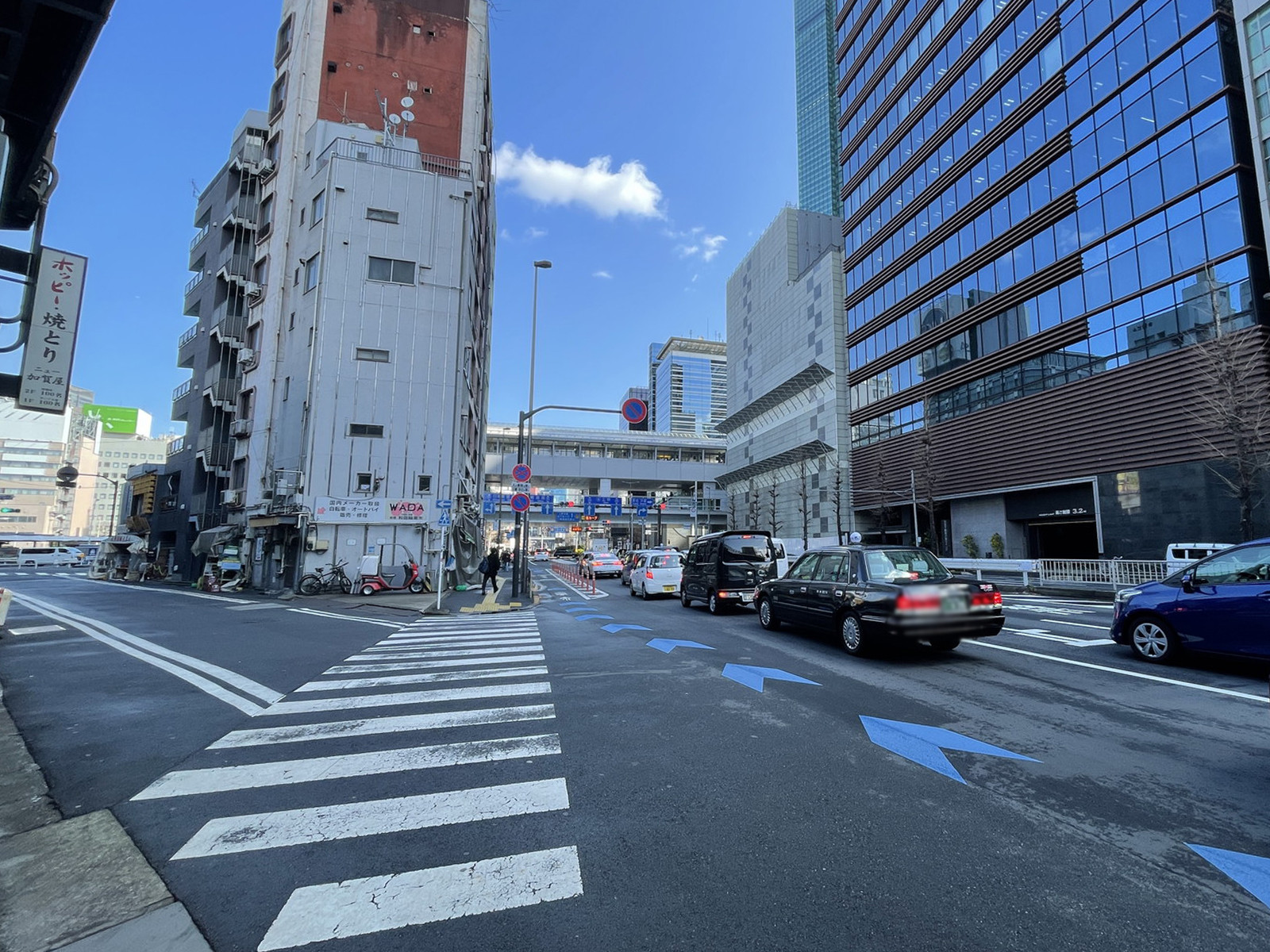 belle汐留前面の通り