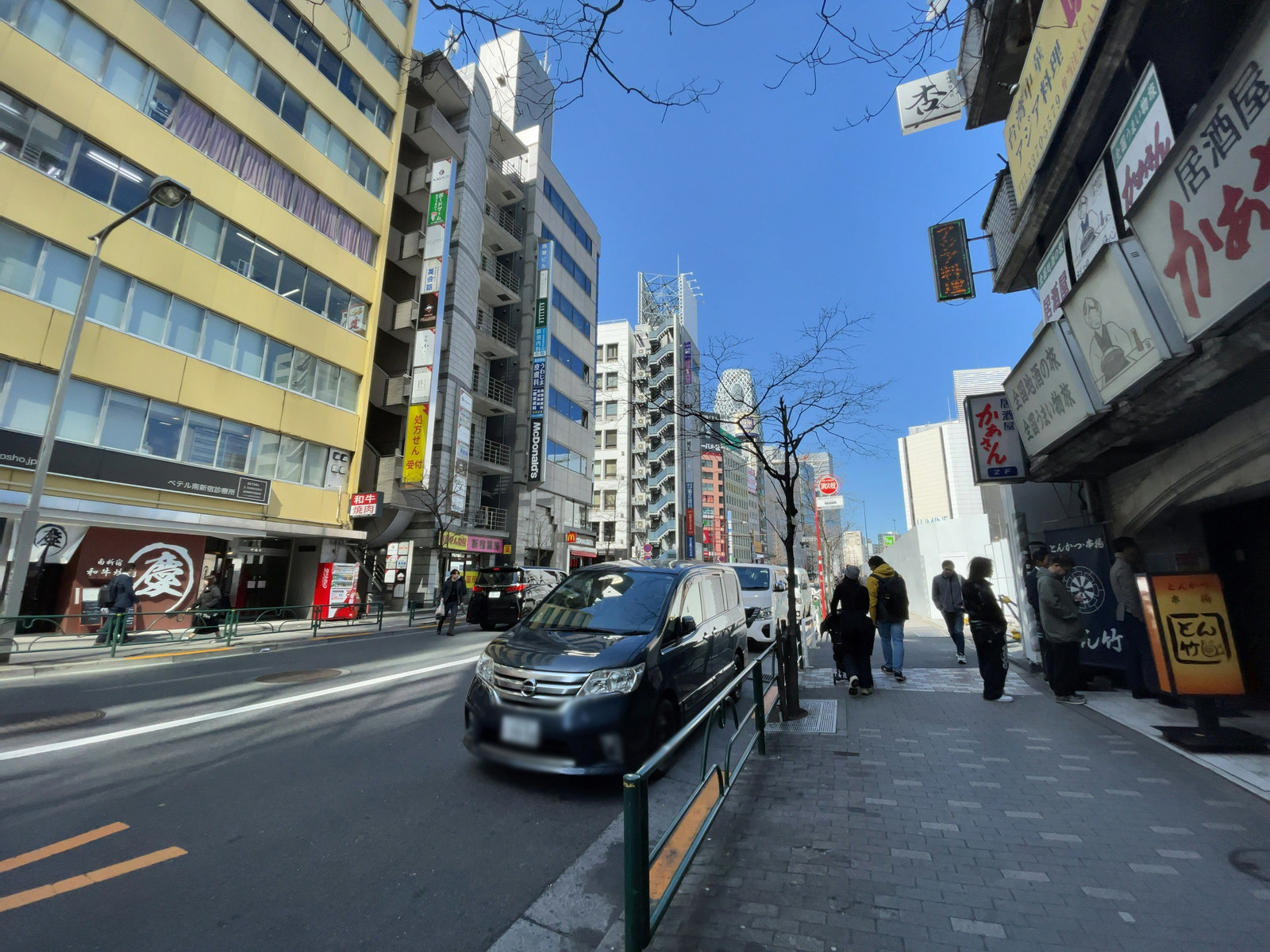 exside南新宿bldg.前面の通り