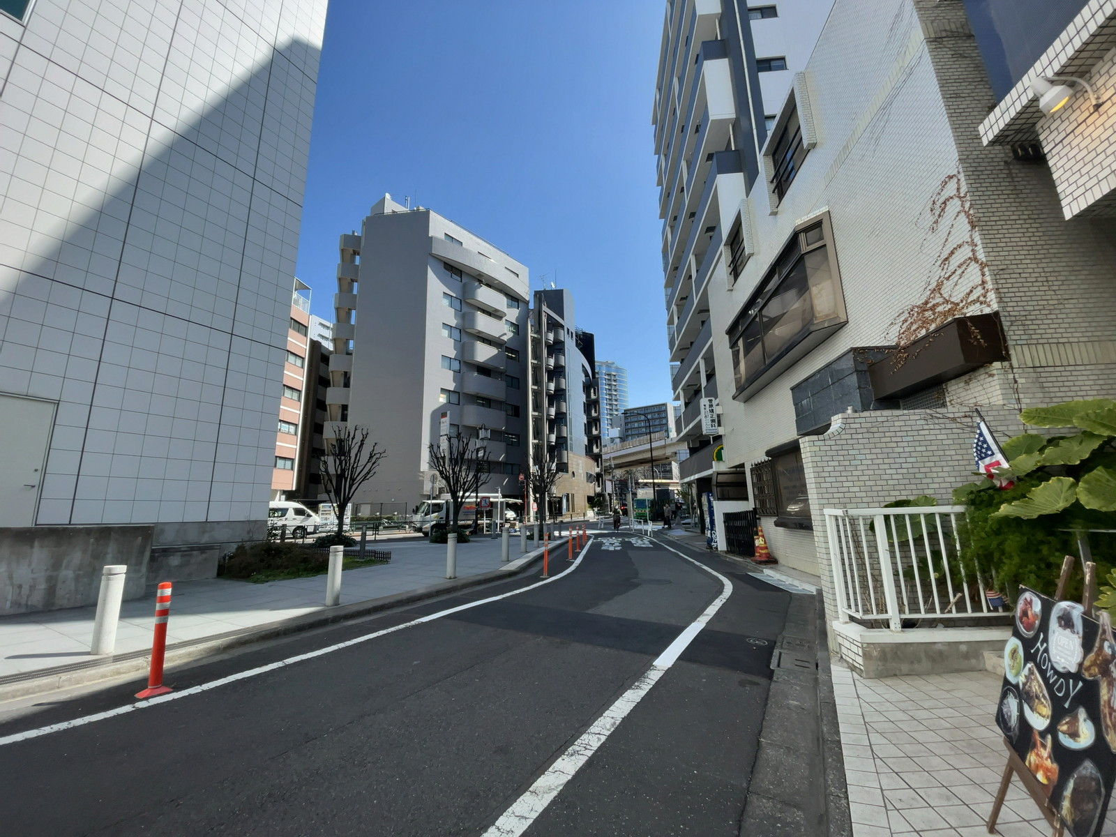 RES代々木ビル前面の通り