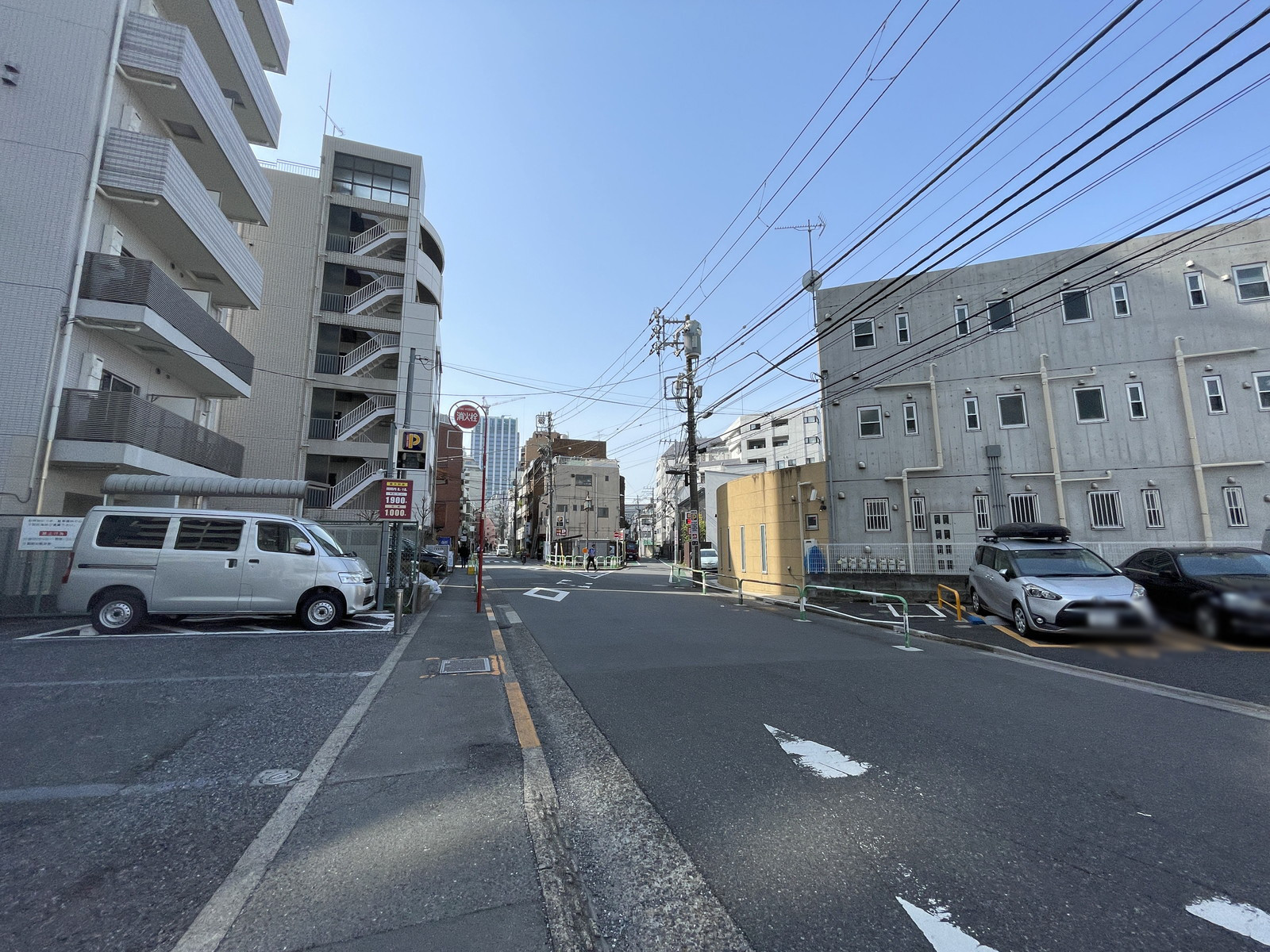 ベルスパッツィオ池袋ビル前面の通り