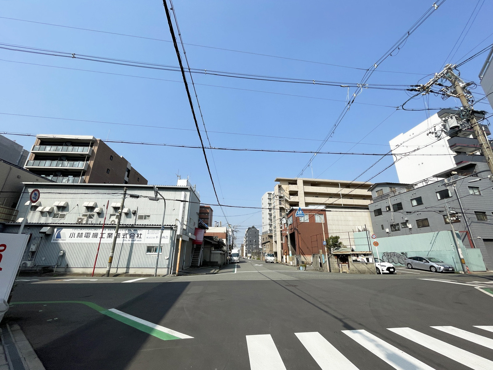 浪速区桜川倉庫・事務所前面の通り