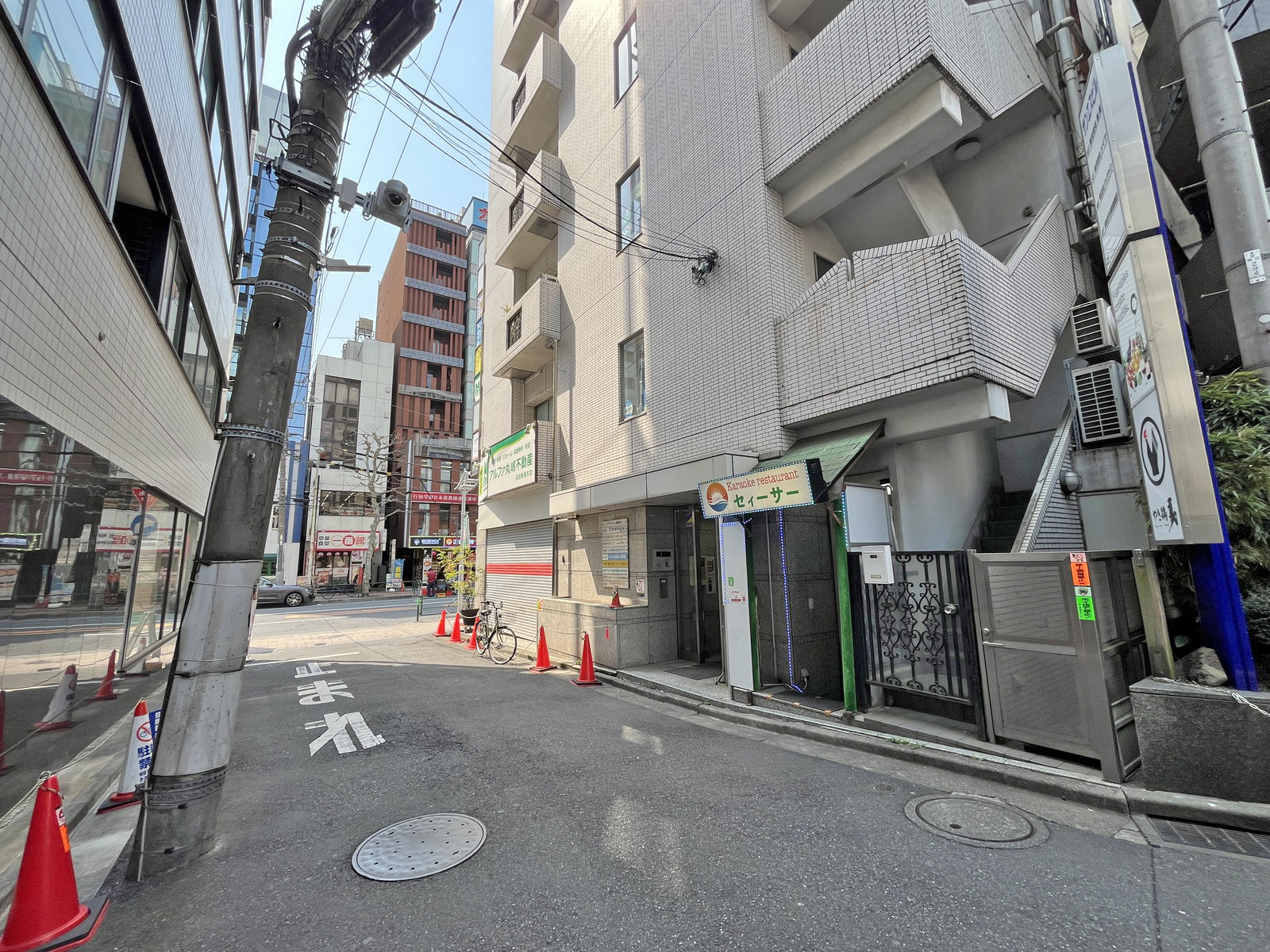 サンエスビル前面通り