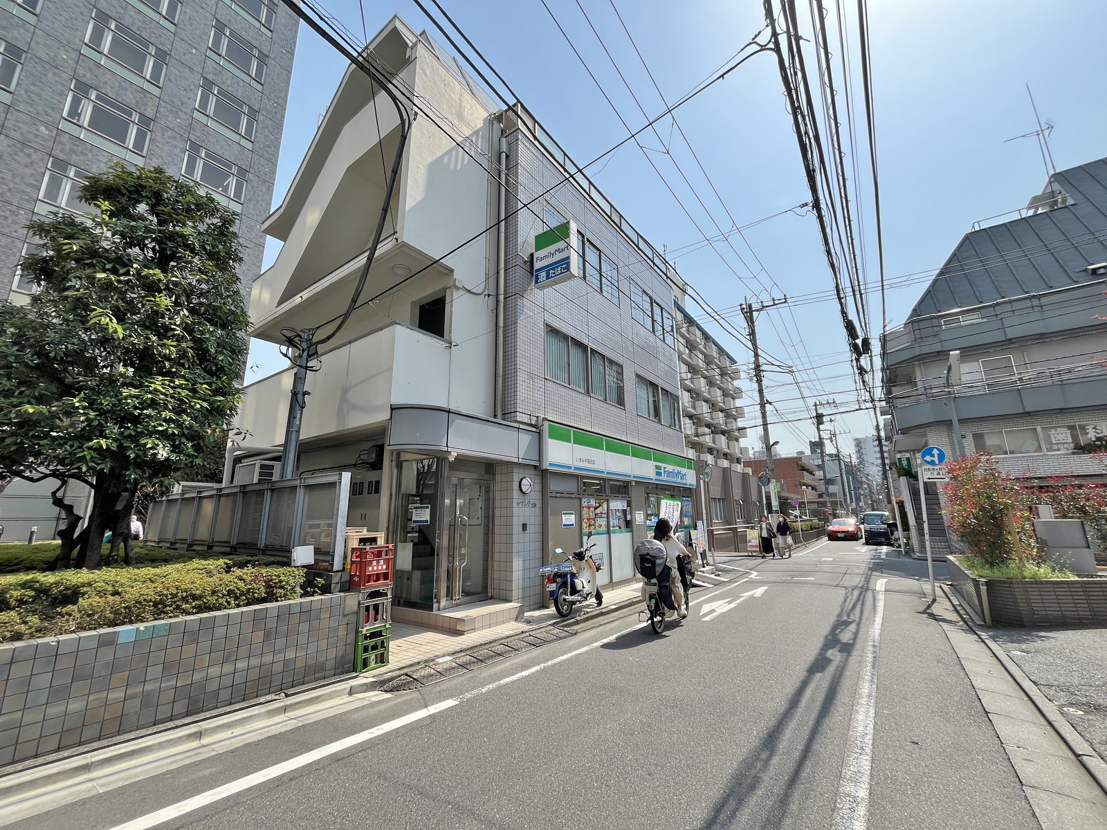三成東京本社ビル前面通り