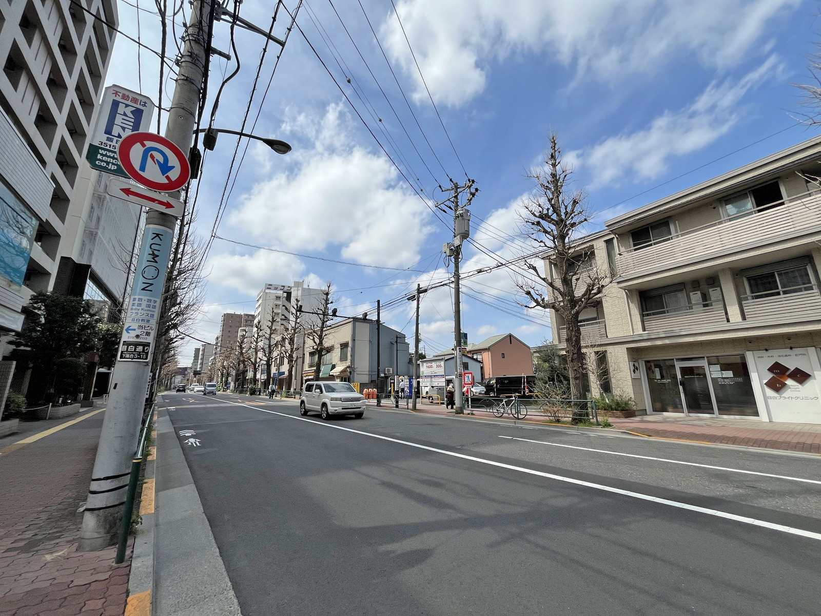 NKフジビル前面の新目白通り