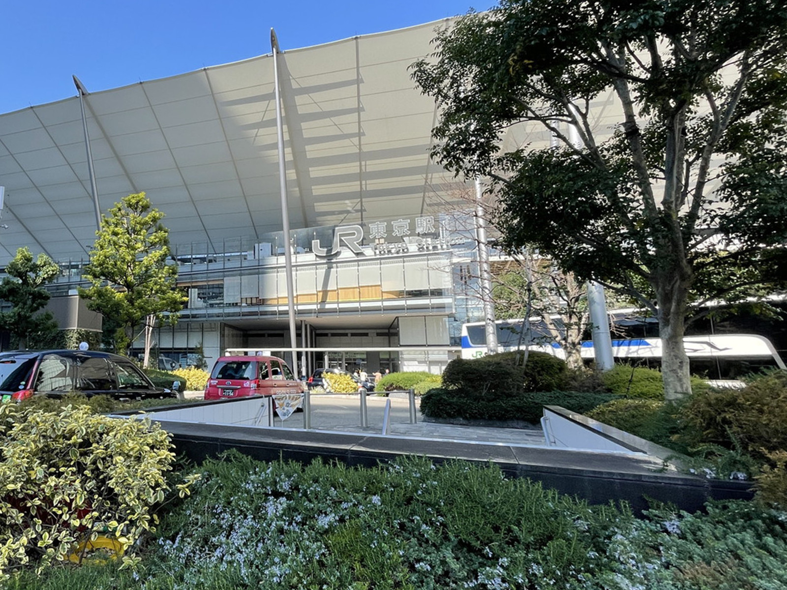 最寄りの「東京駅」