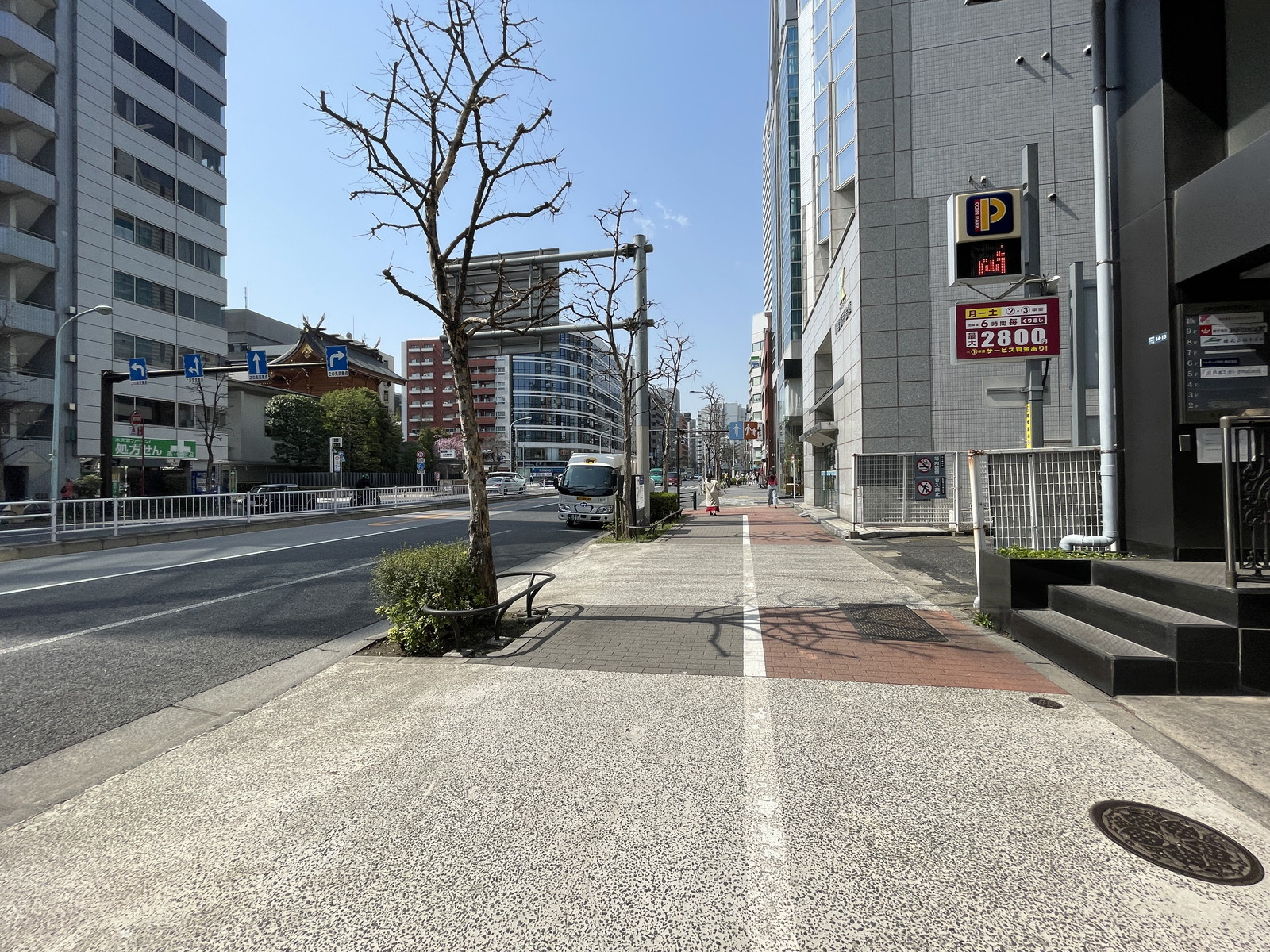こうしんビル前面の通り