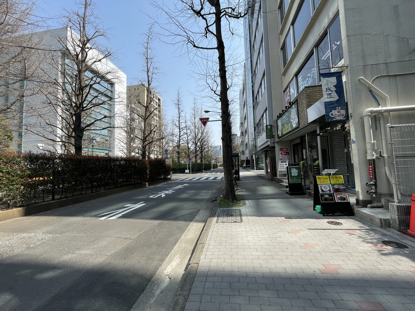 日本橋浜町2丁目ビル前面の通り
