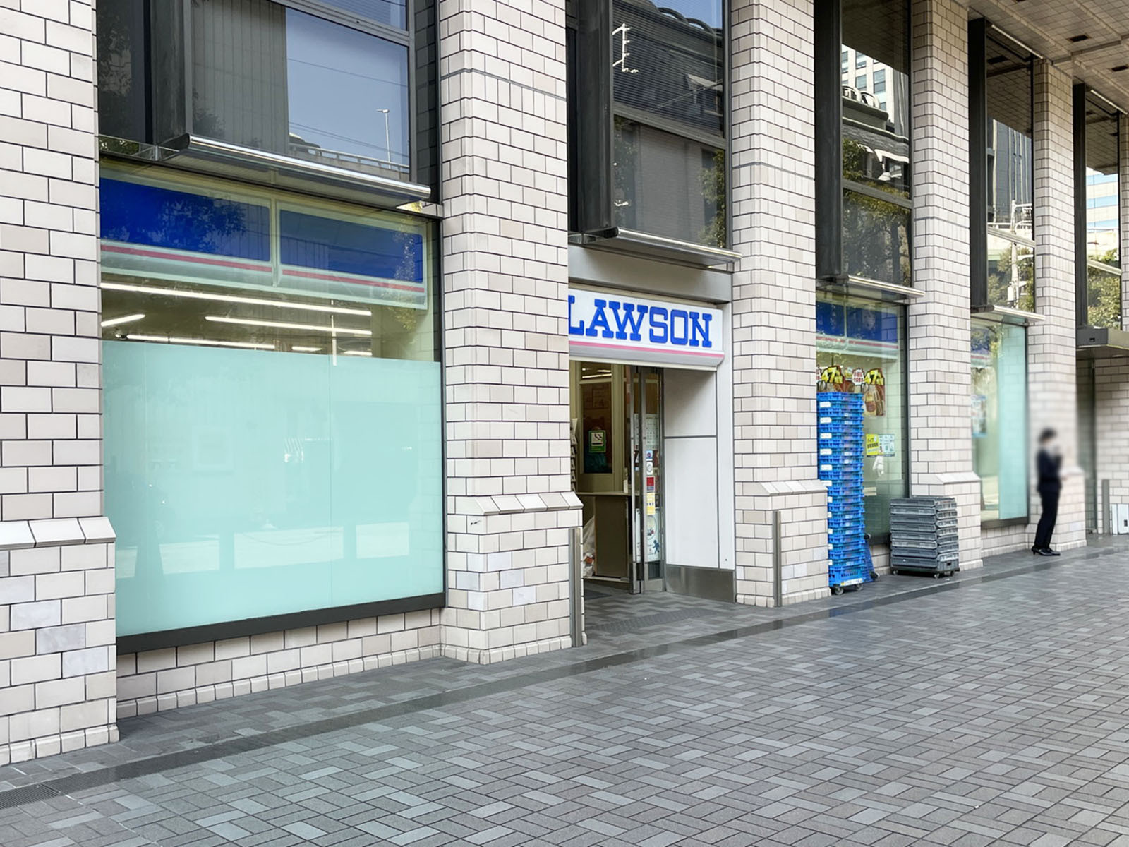 至近のローソン 肥後橋駅前店