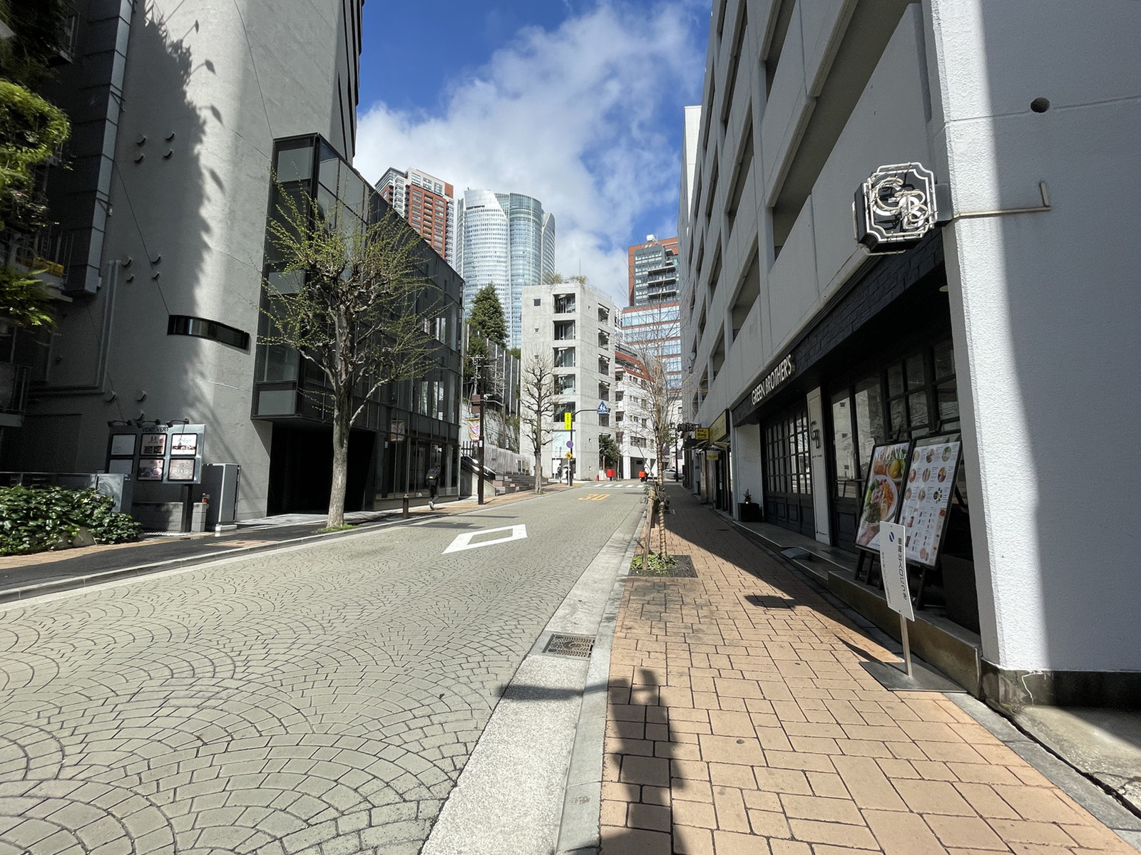 VENT VERT前面の通り