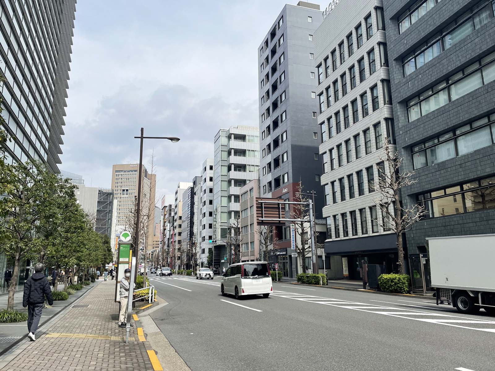 錦三ビル前面の千代田通り