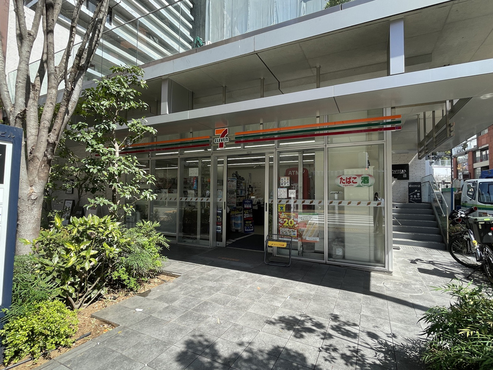徒歩2分のセブン-イレブン港区麻布十番1丁目店