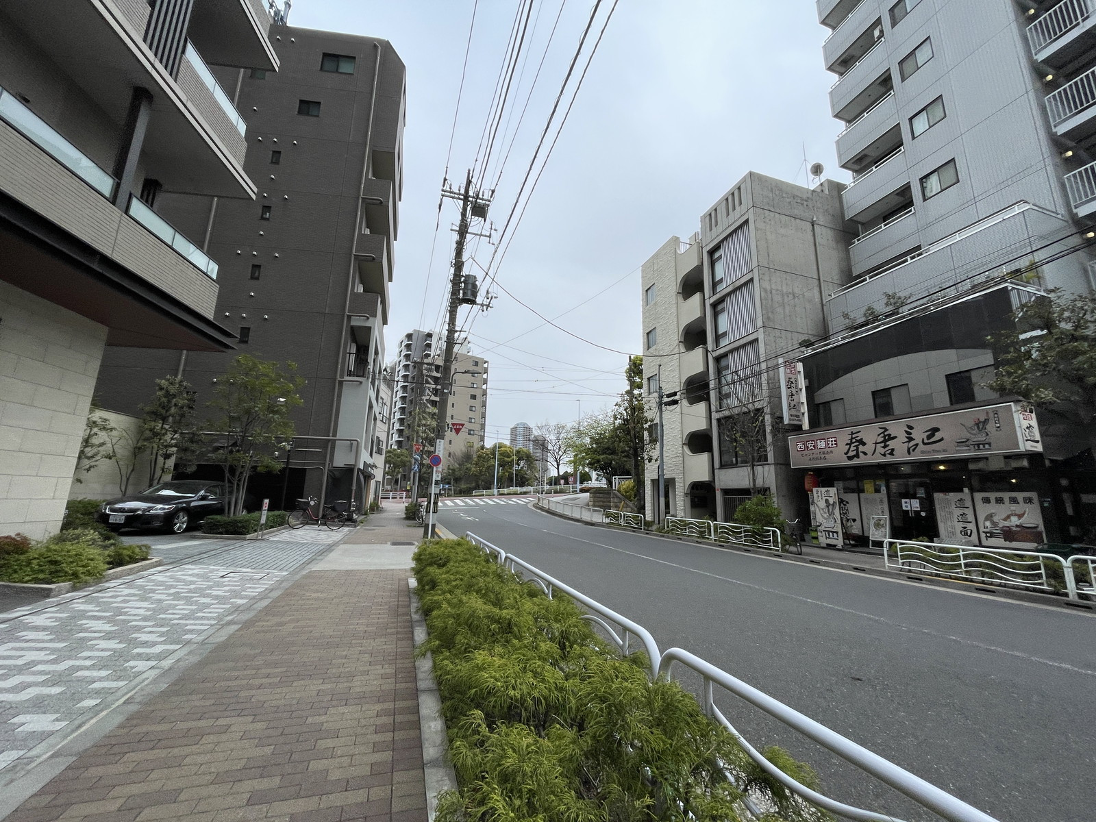 リバービュー茅場町前面の通り