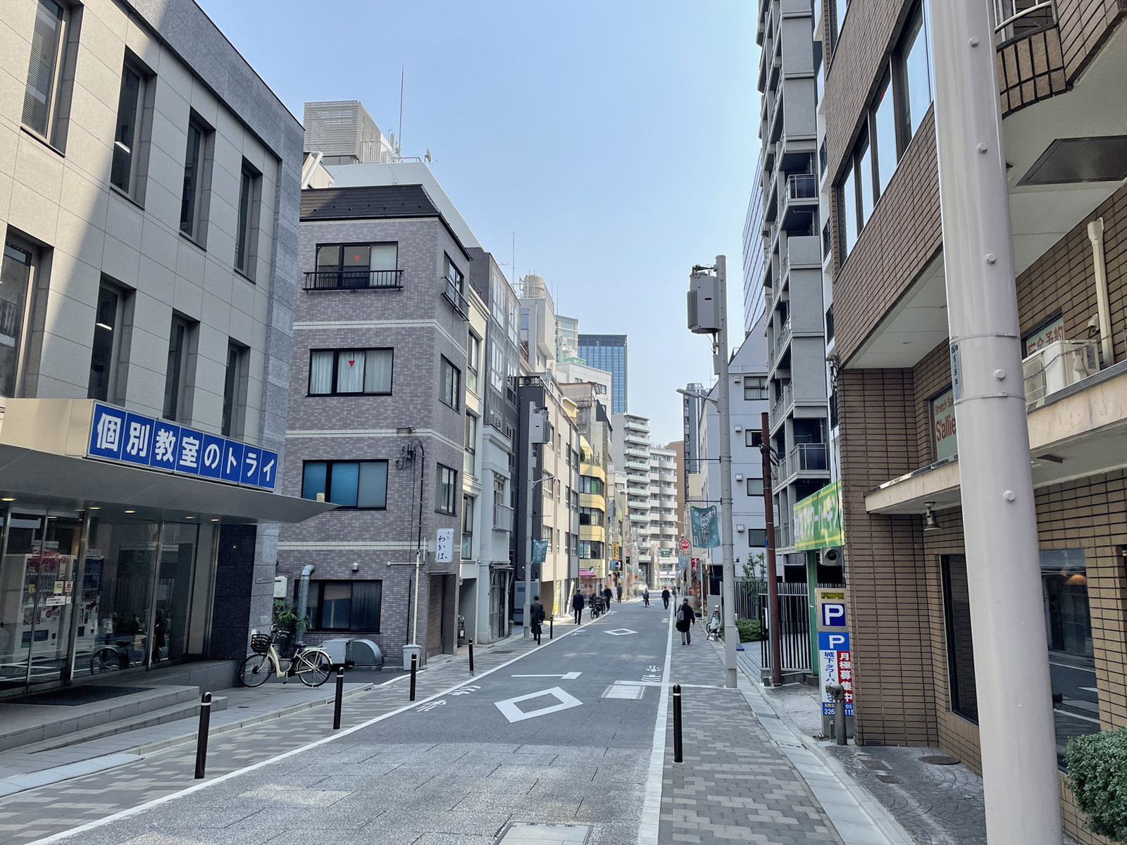 Daieishaビル前面の大神宮通り