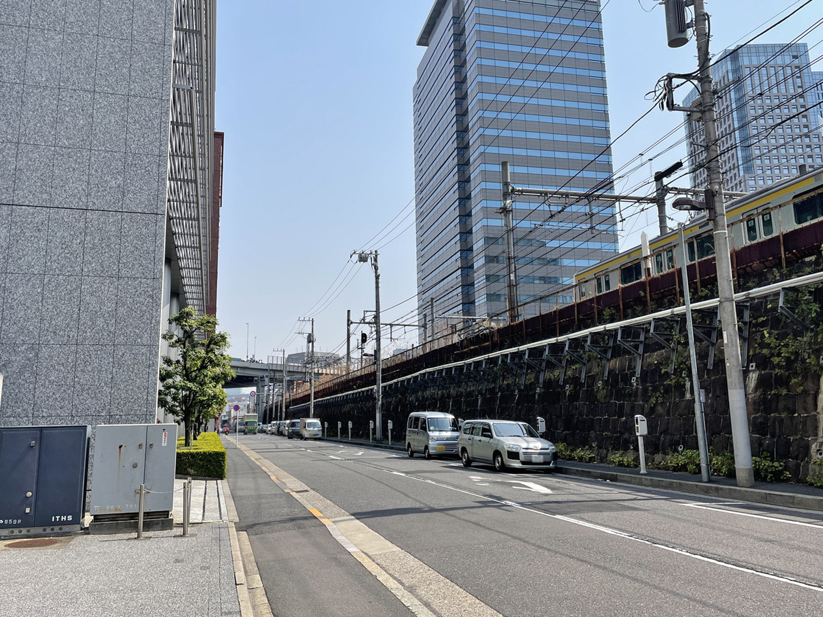 飯田橋i-MARK ANNEX前面の通り