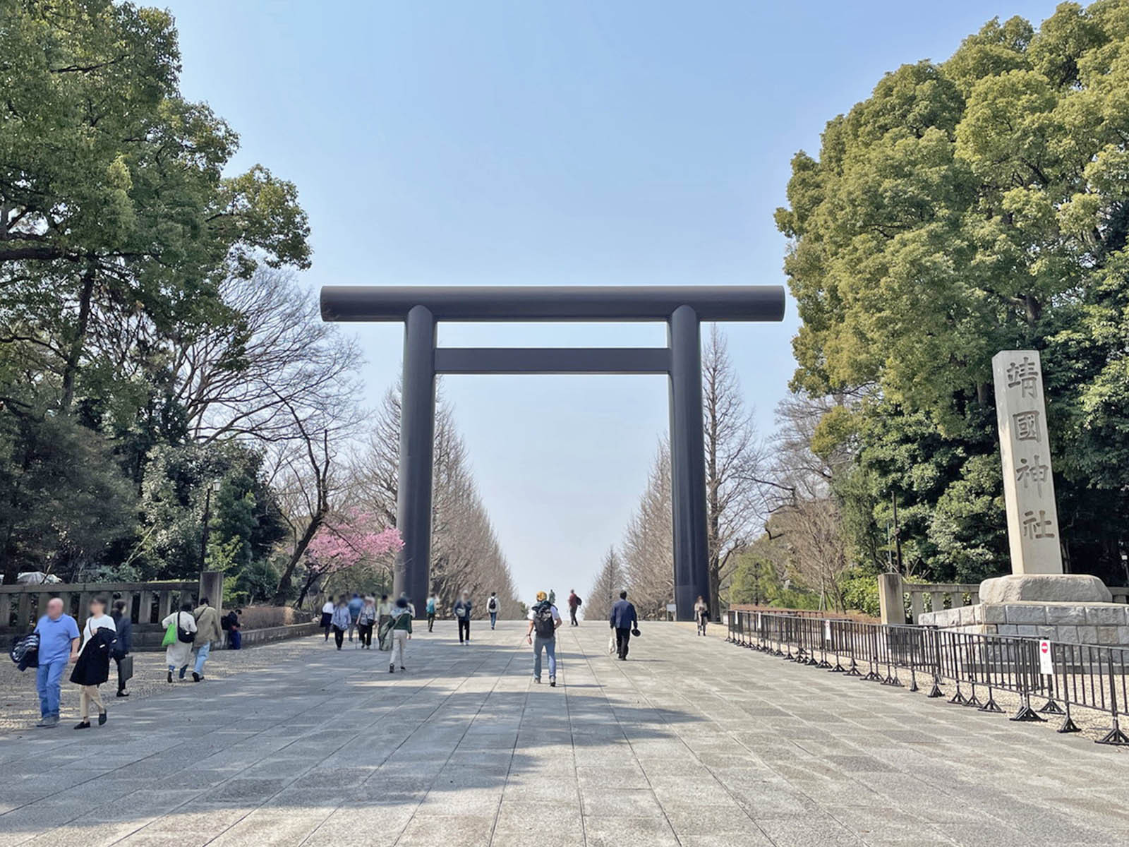 近くの靖國神社