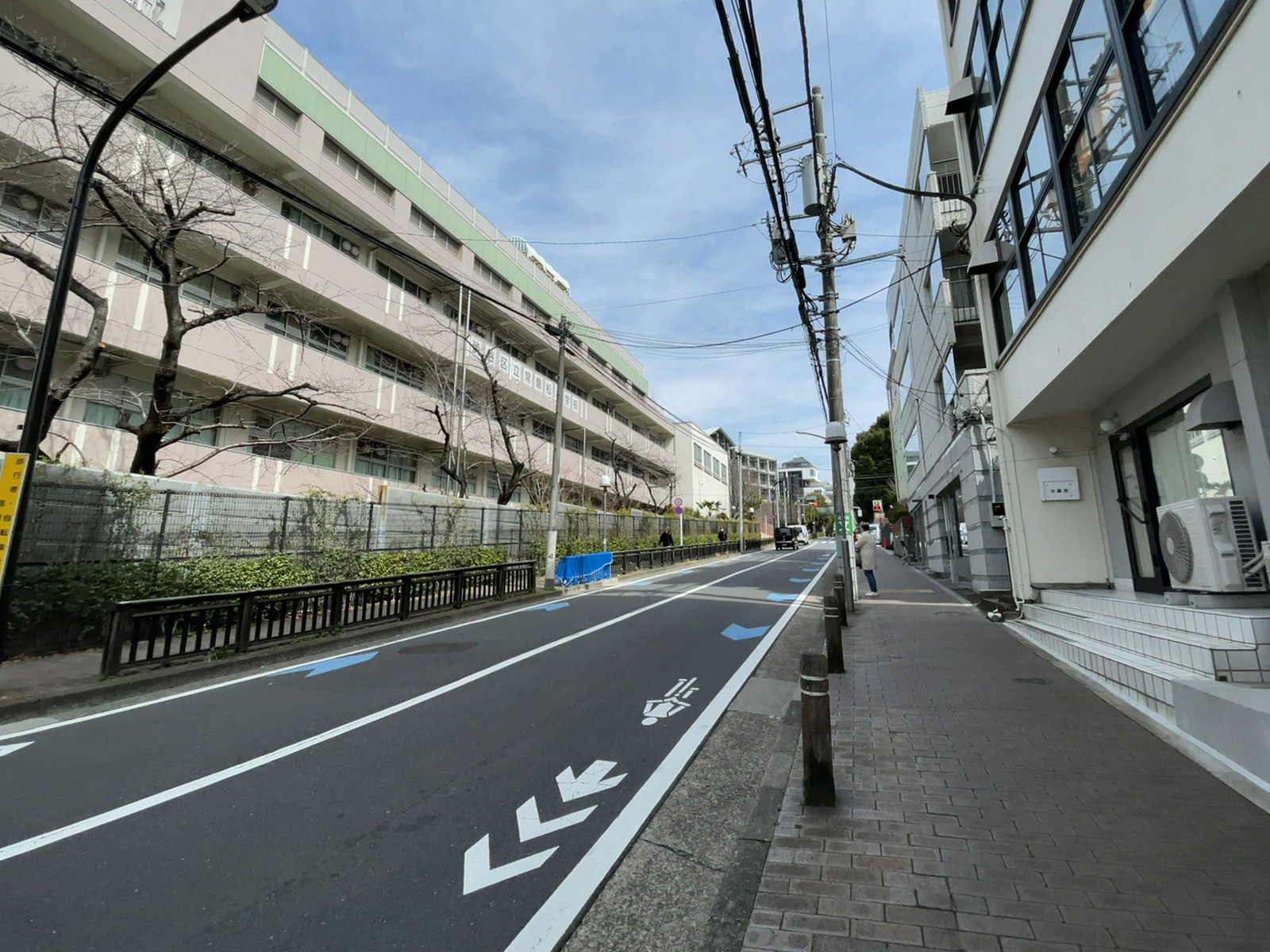 大泉ビル前面の通り
