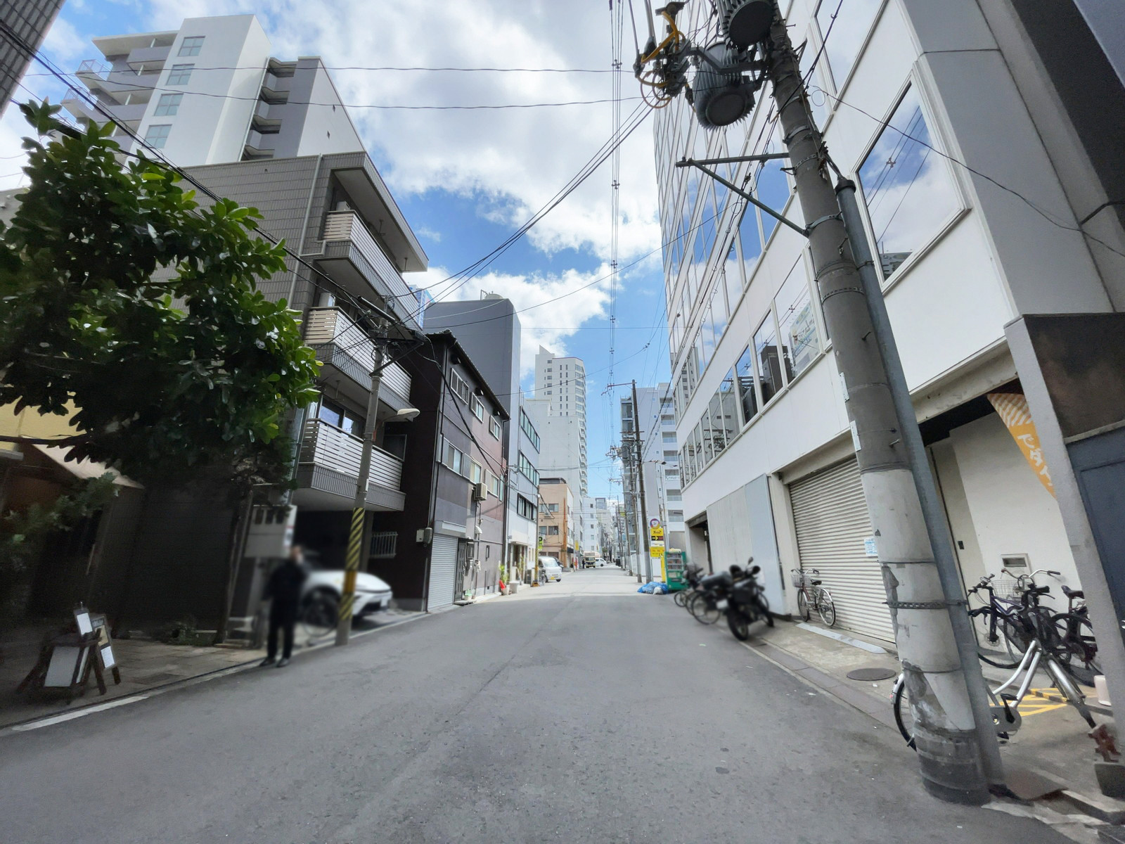 TABUCHI BLD前面の通り