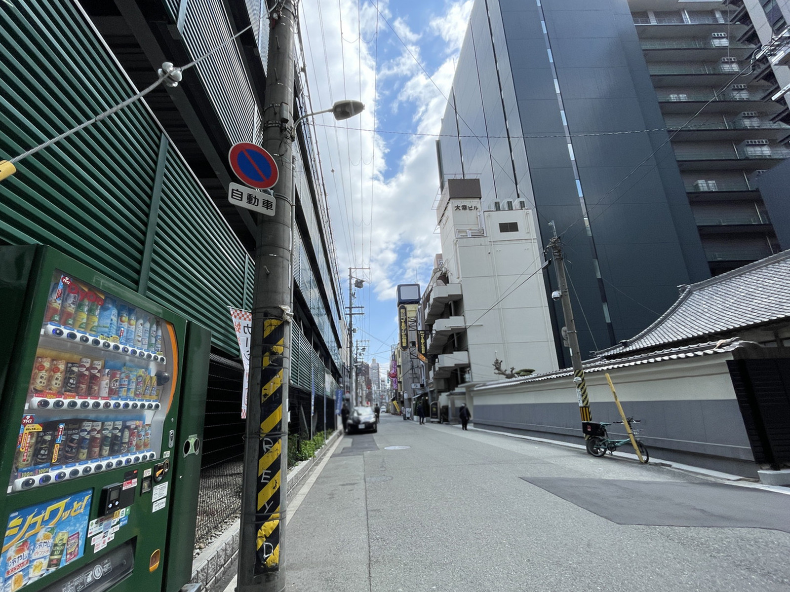リアライズ梅田東ビル前面の通り