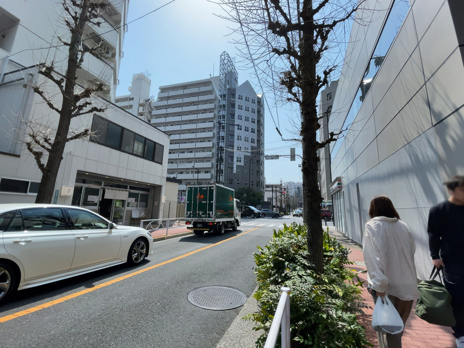 いちご中目黒ビル前面の通り
