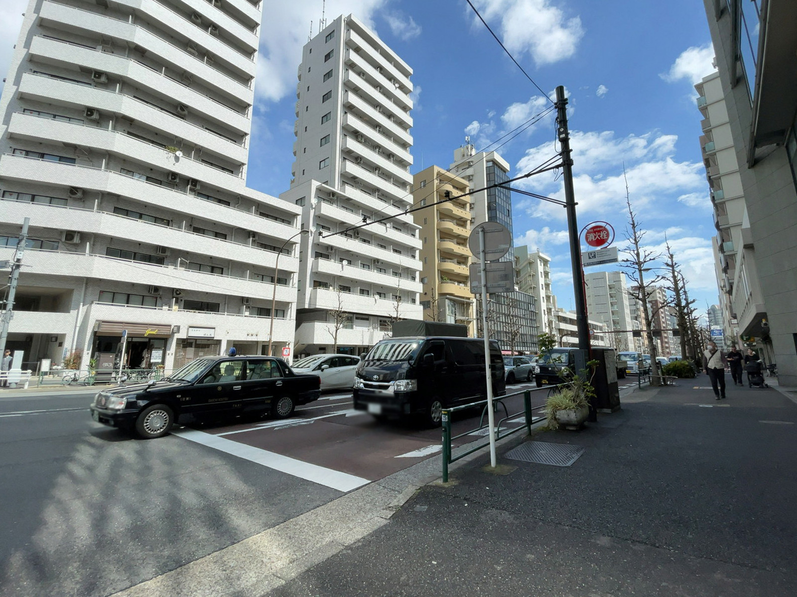 ミュール代官山前面の通り