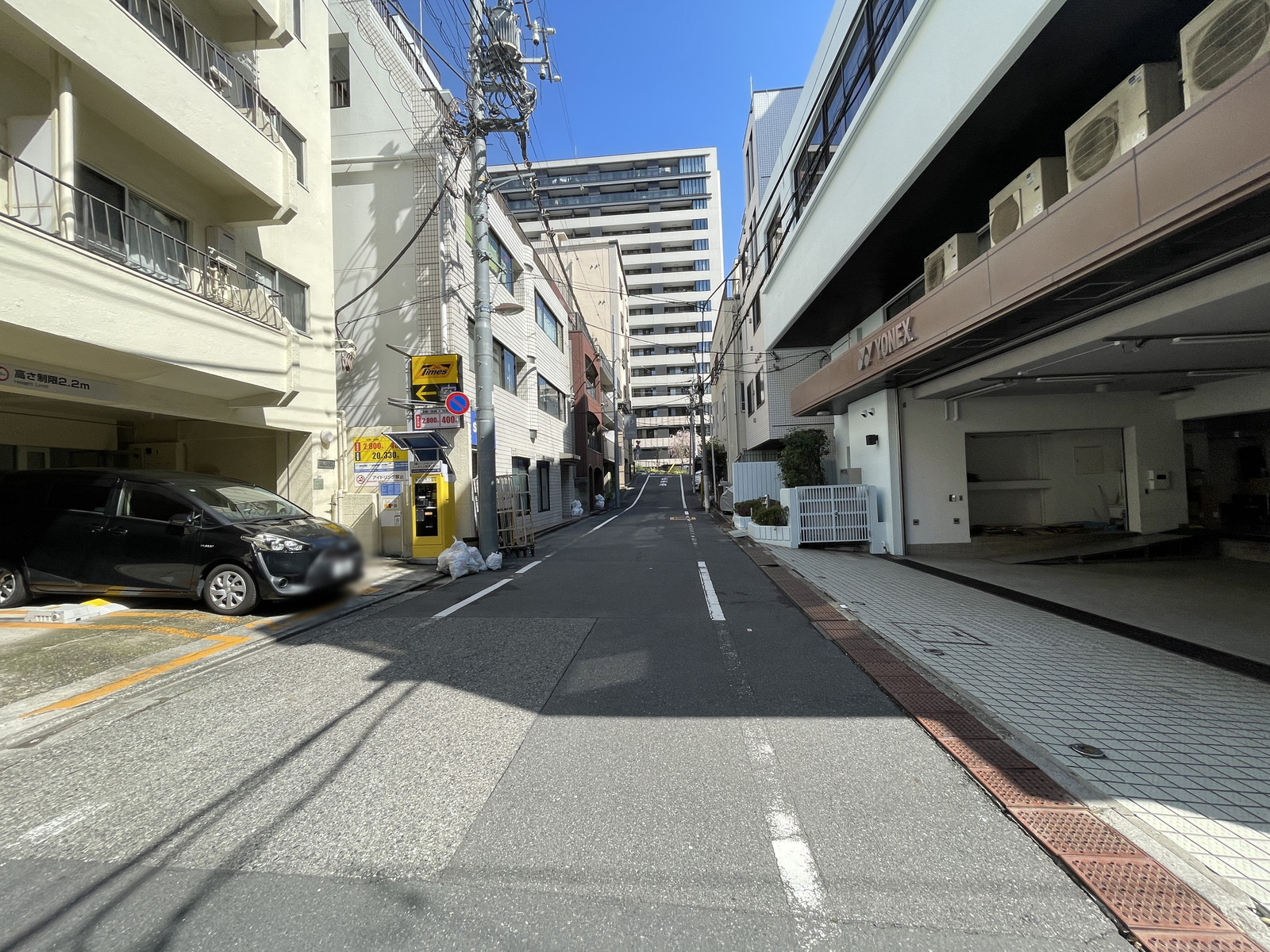 金井ビル前面の通り