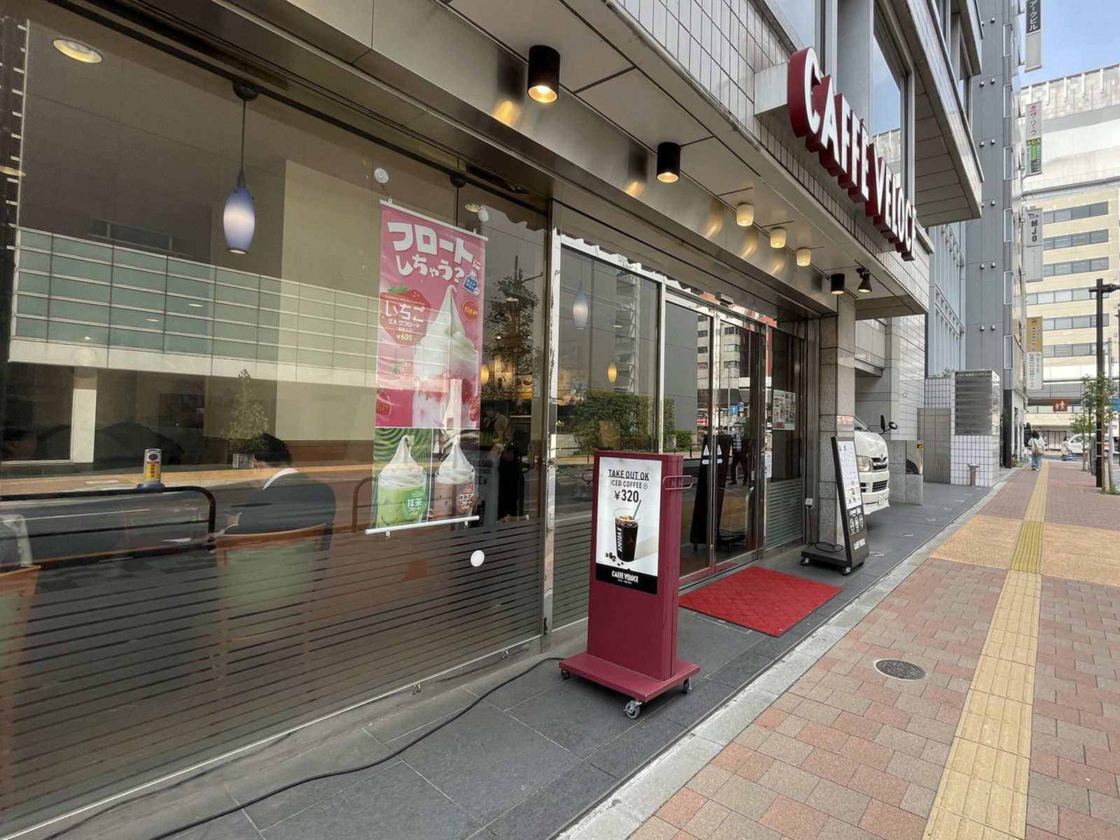 徒歩1分のカフェ・ベローチェ 秋葉原駅東口店