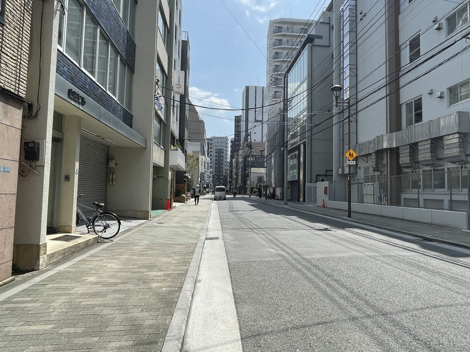 山田ビル前面の通り