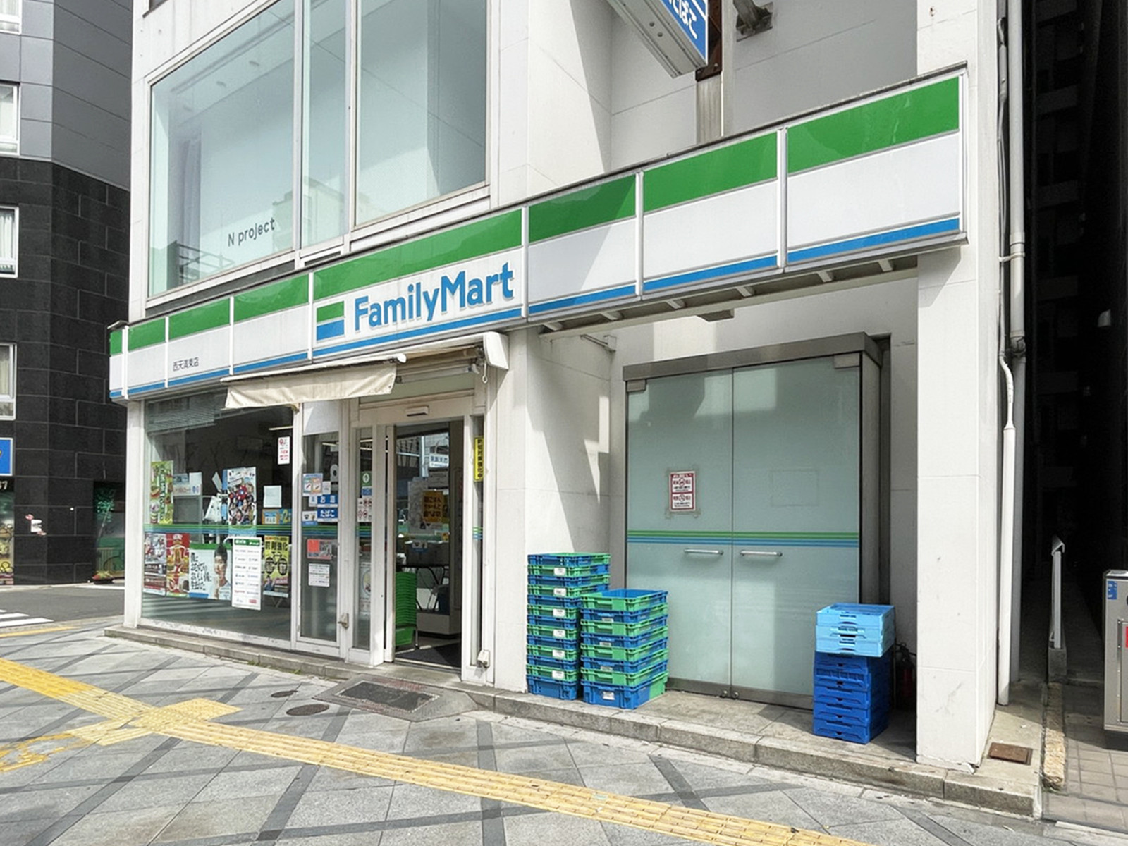 付近のファミリーマート 西天満東店