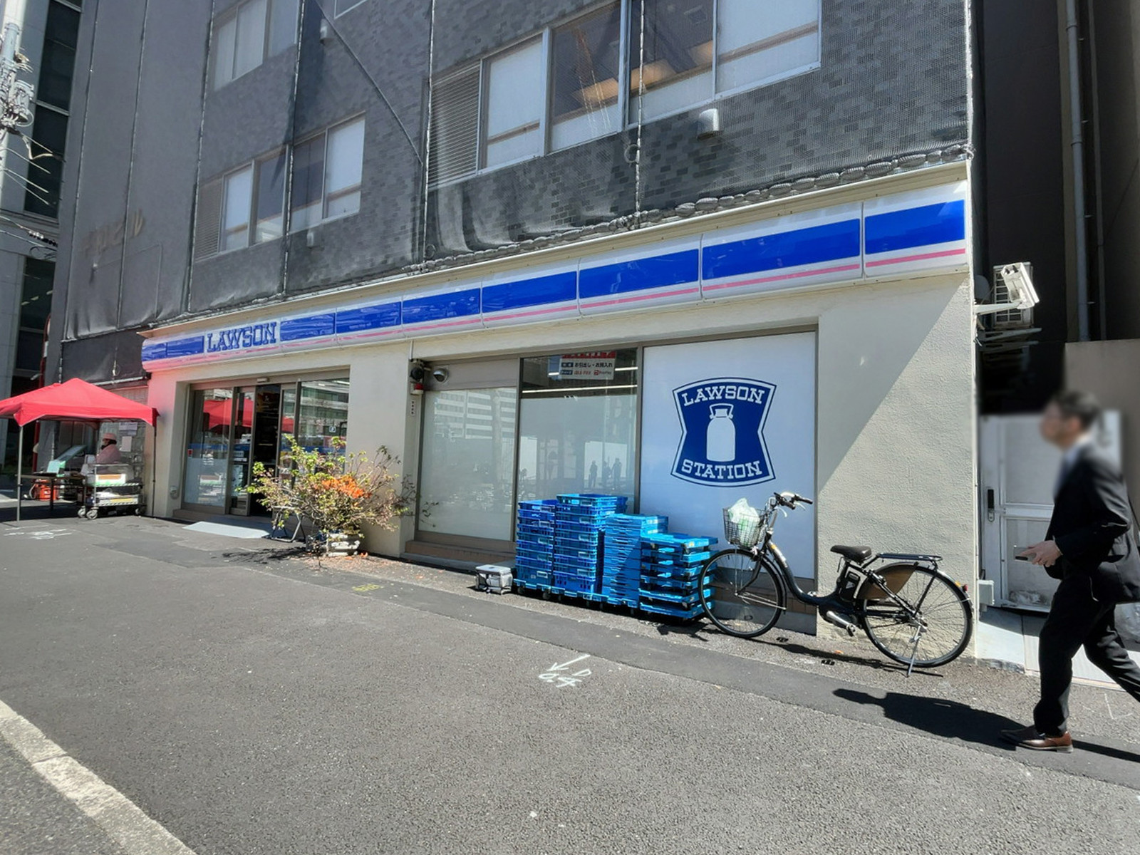 徒歩2分のローソン 西新橋愛宕下通店