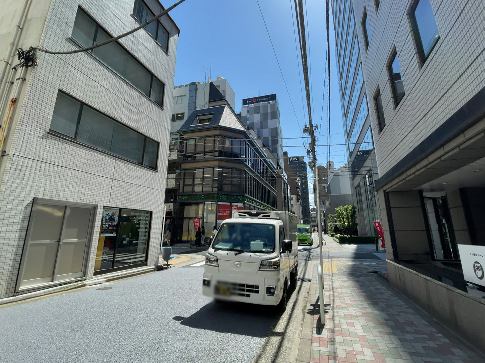 登栄西新橋ビル前面の通り