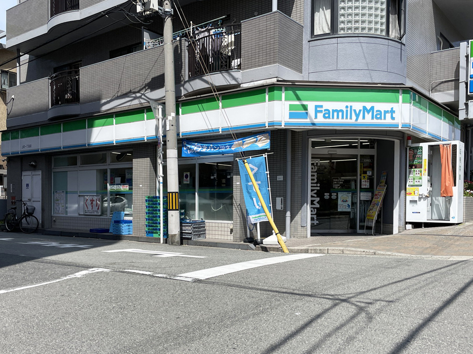 付近のファミリーマート 上町一丁目店