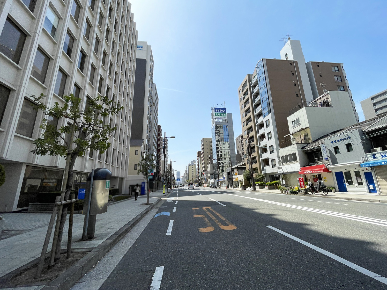 上町セイワビル前面の通り