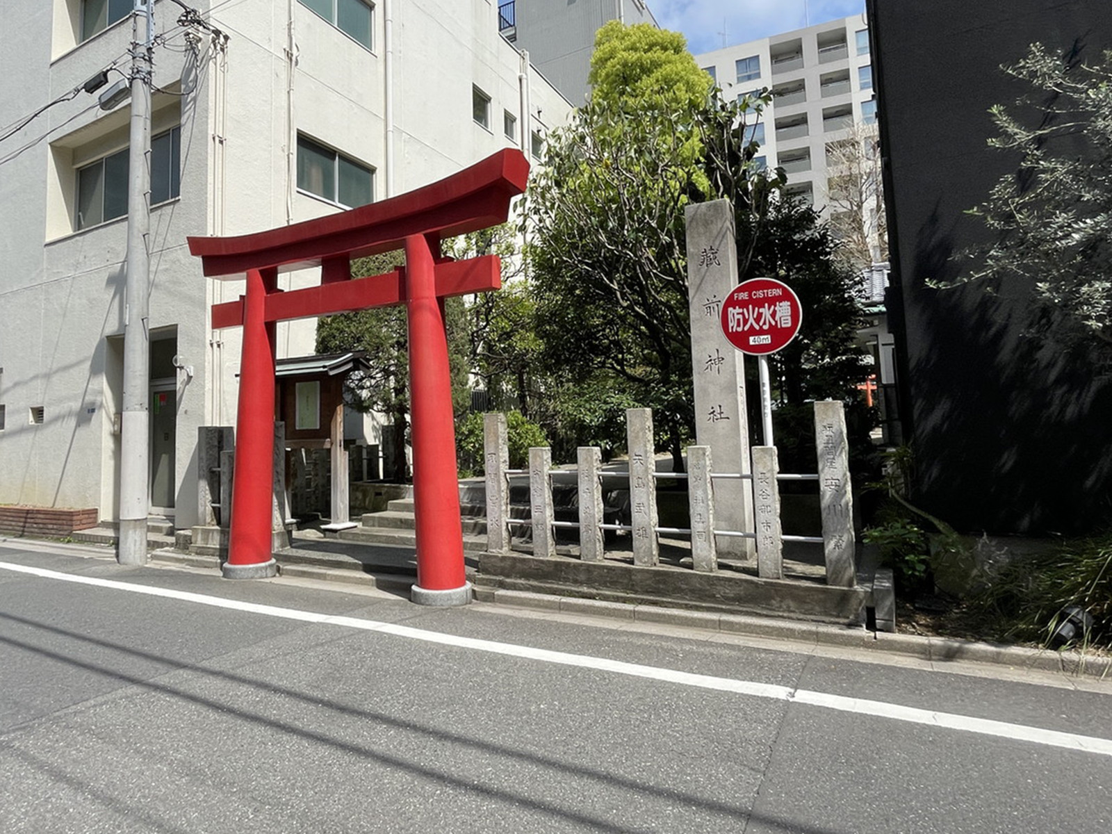 並びの蔵前神社