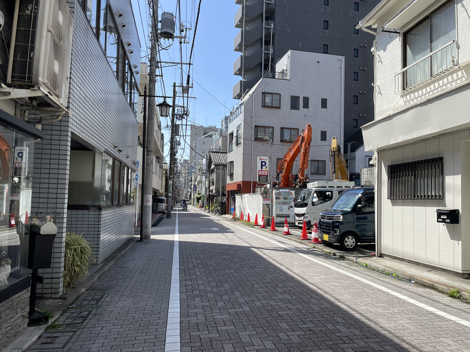 白山中央アネックスビル前面の通り