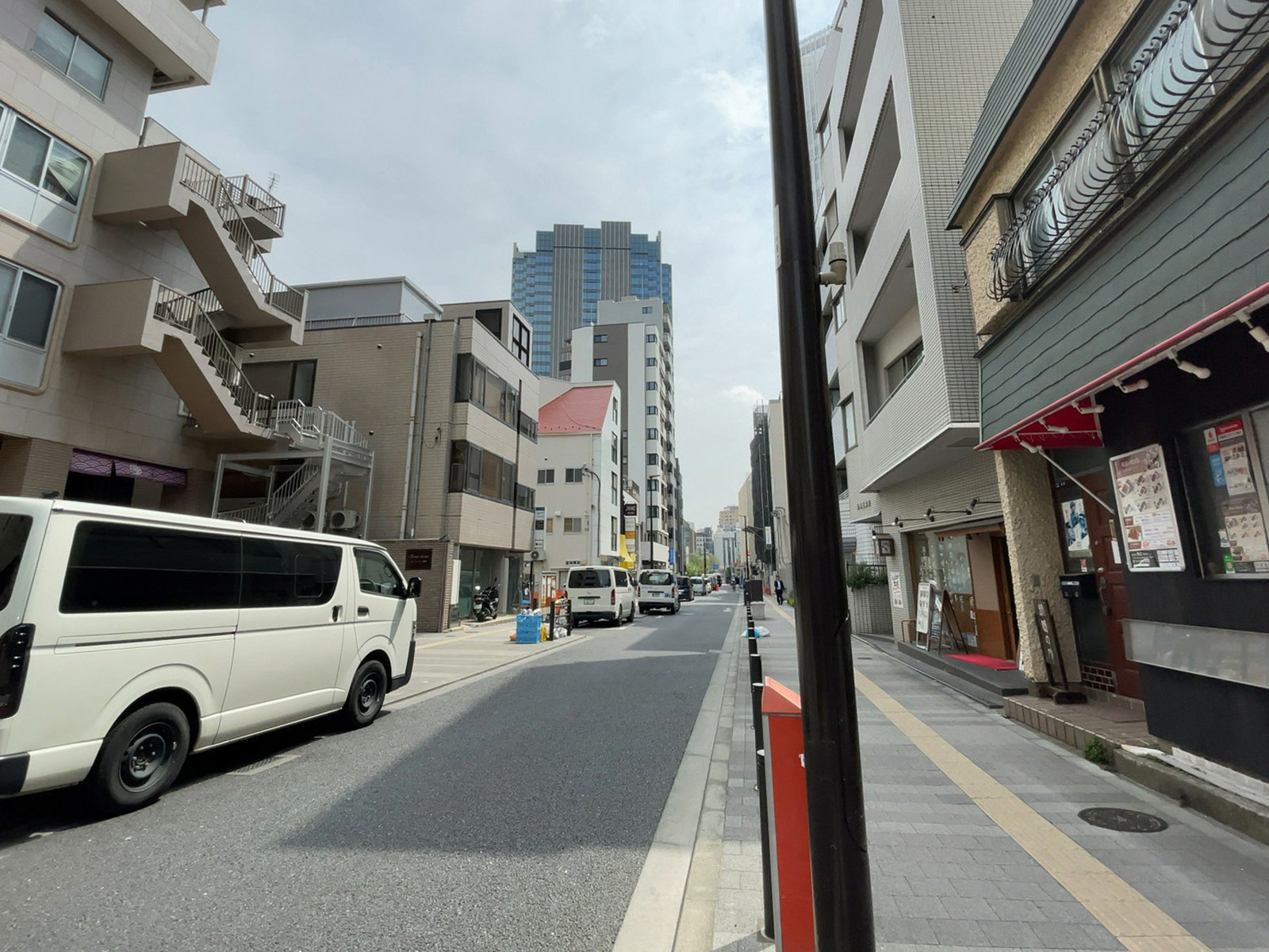 森山ビル前面の通り