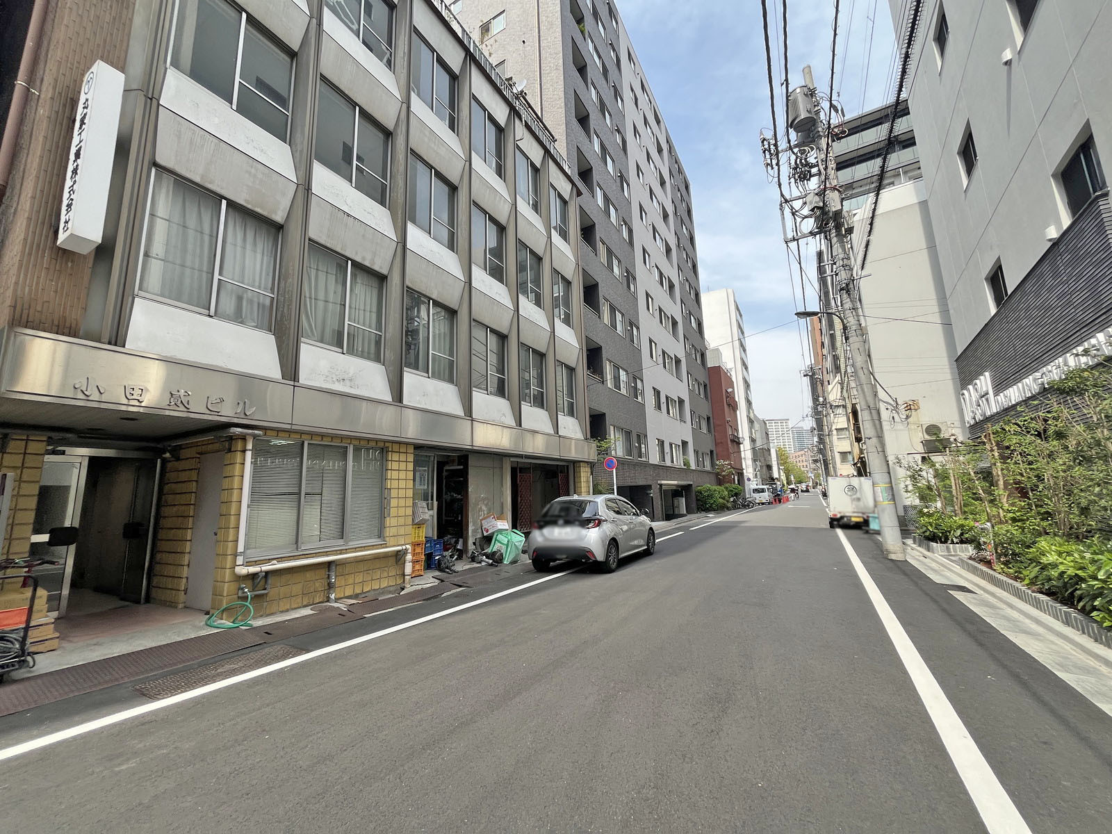 協栄ビル前面通り