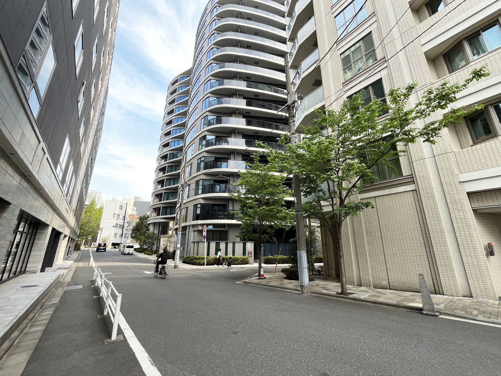 THE TERRACE TSUKIJI前面通り