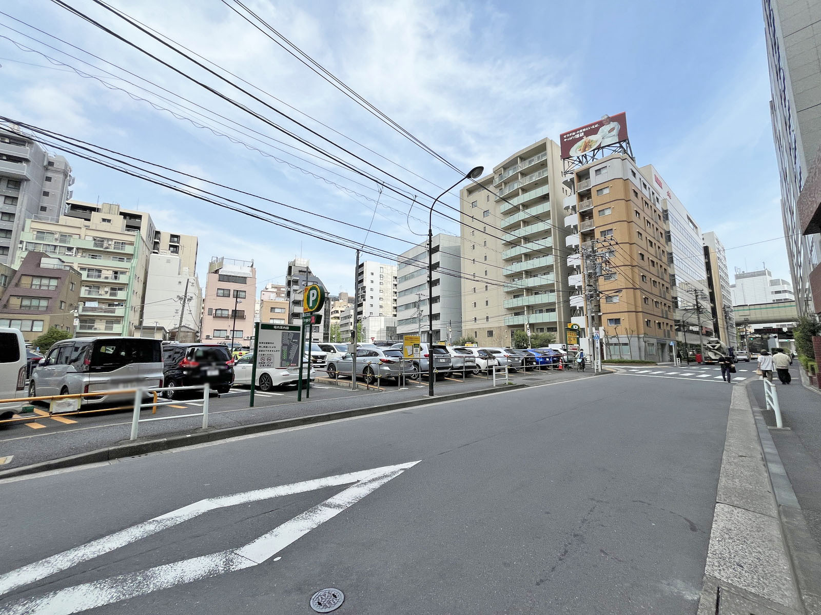 淳和ビル前面通り