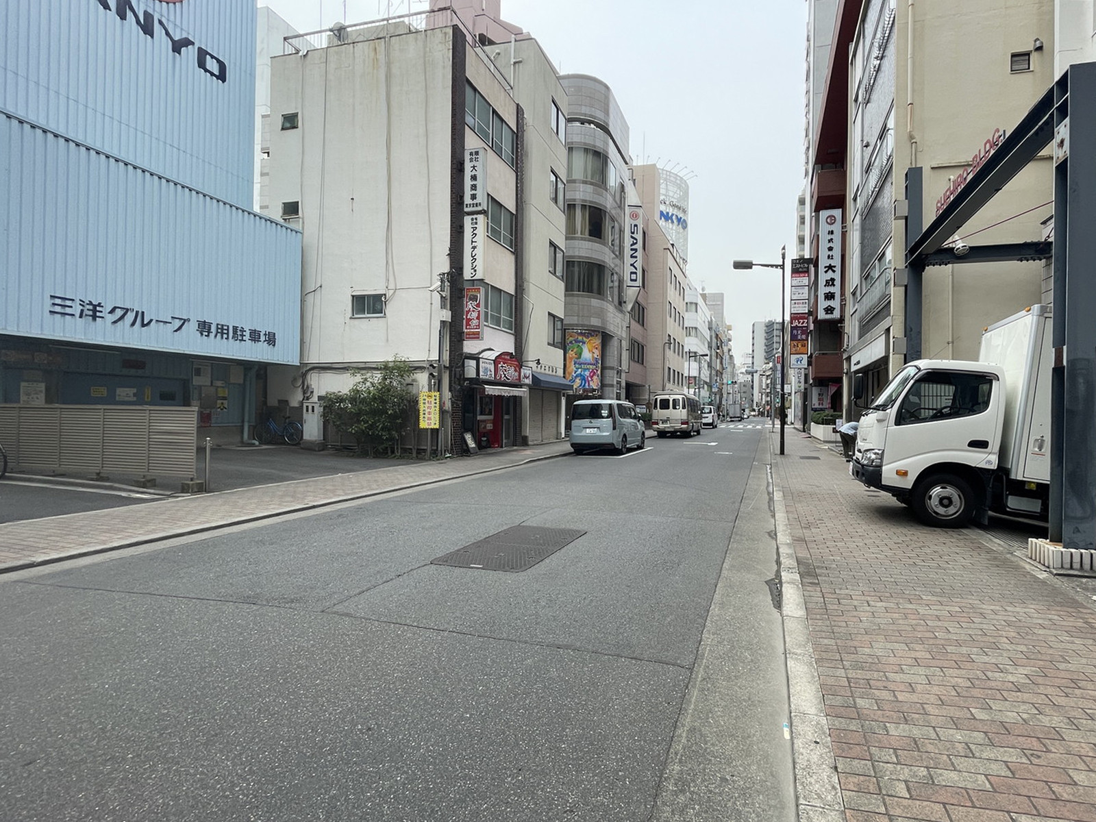エムプレイス東上野前面の通り