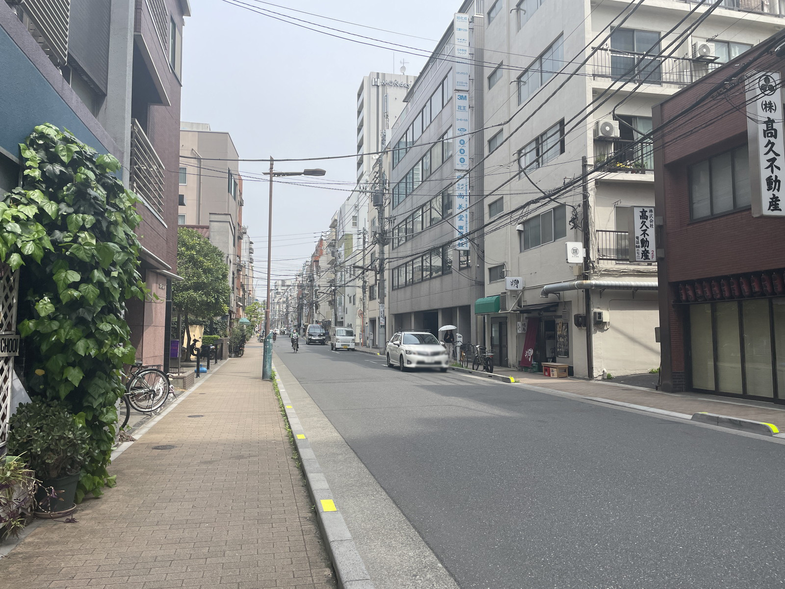イニシア浅草前面の通り