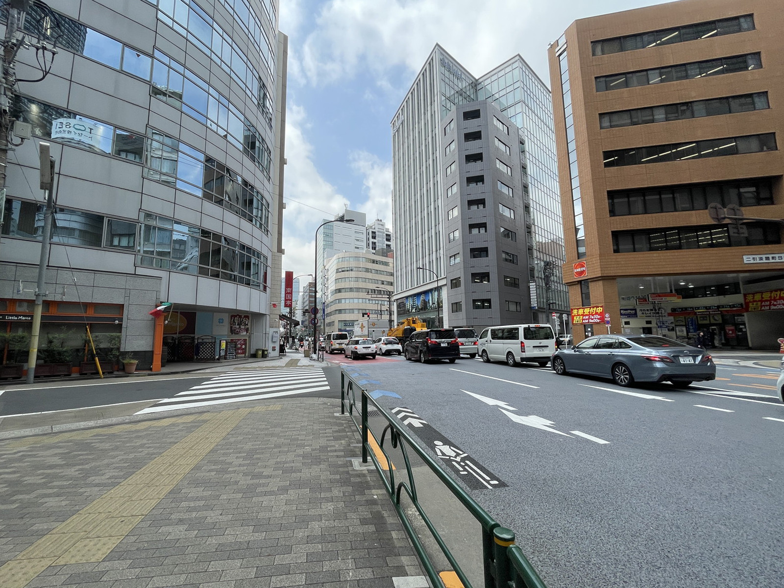 NCO神田淡路町前面の通り