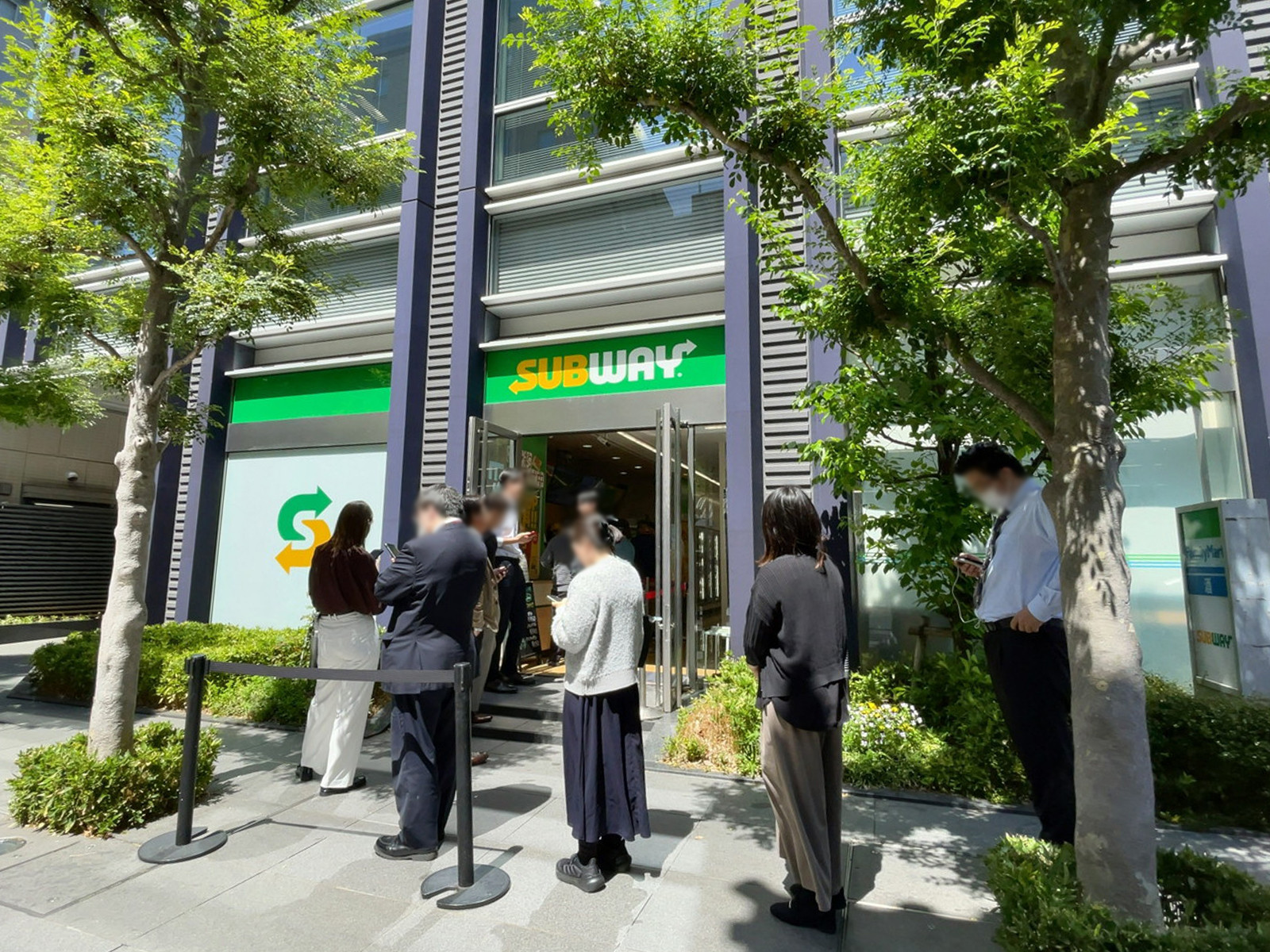 至近のサブウェイ 芝大門ファミリーマート店