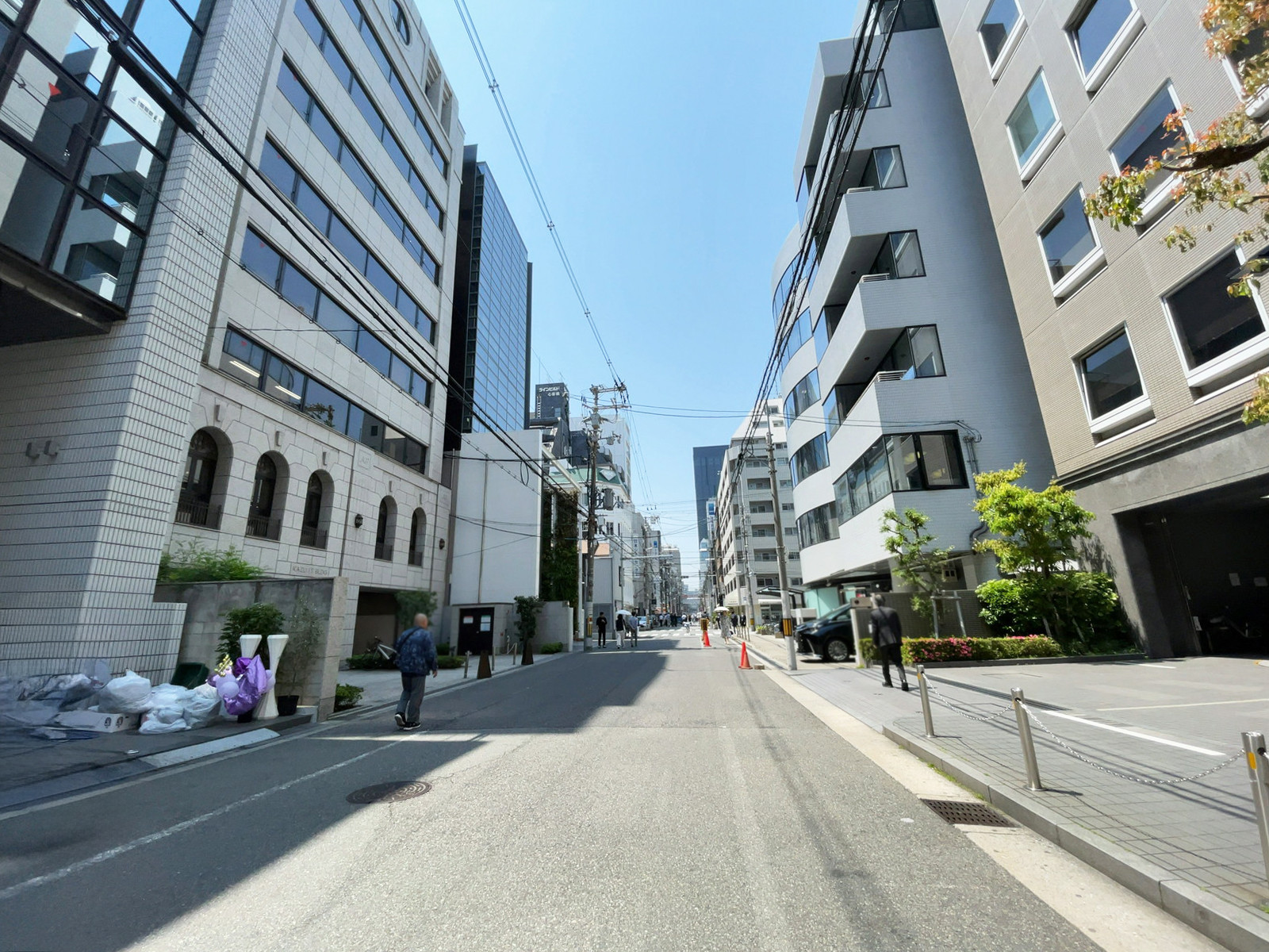 シマノ・住友生命ビル前面の通り