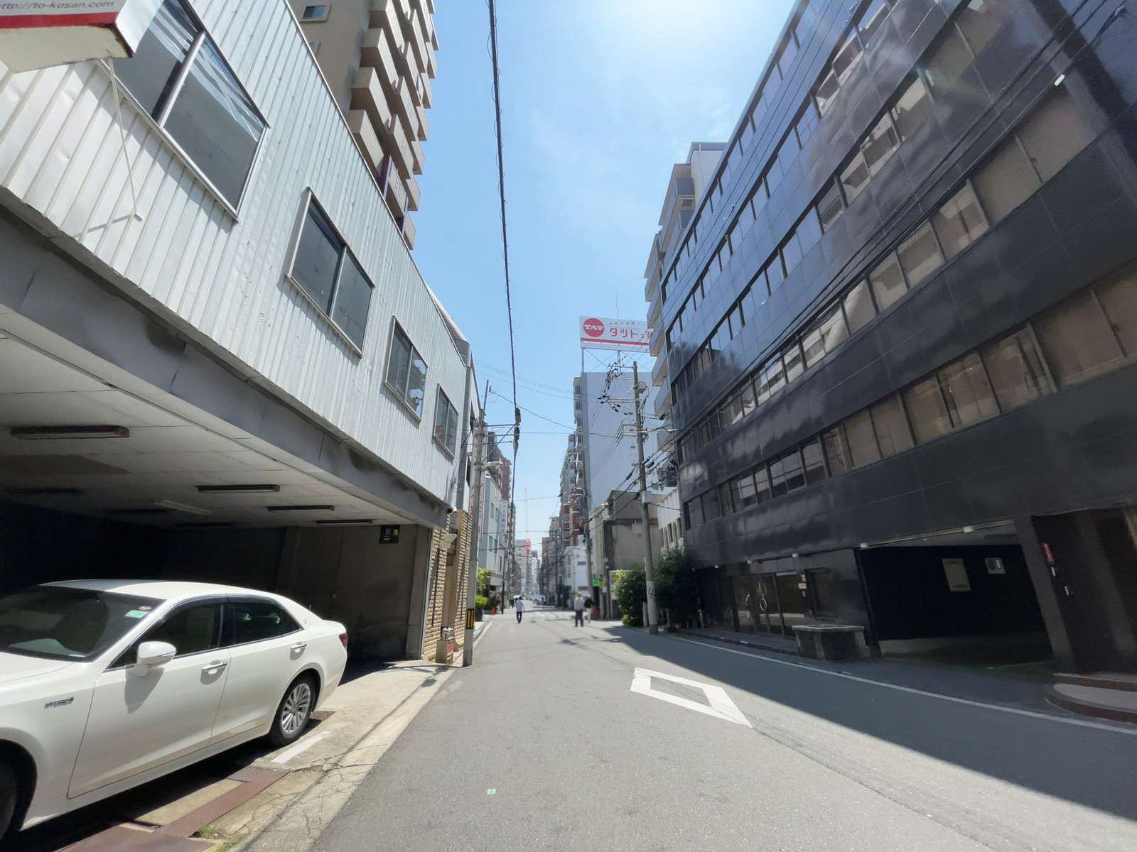 堺筋本町千寿ビル前面の通り